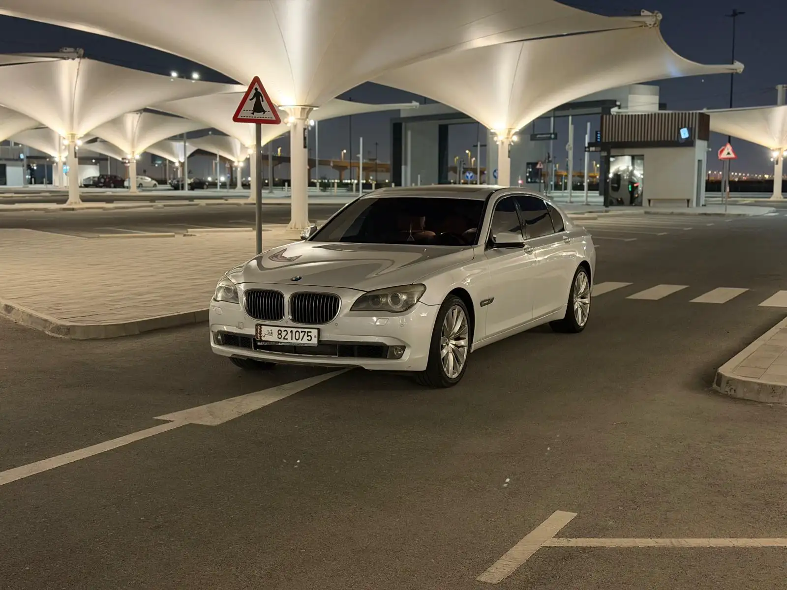 BMW 740Li السابعه  2012