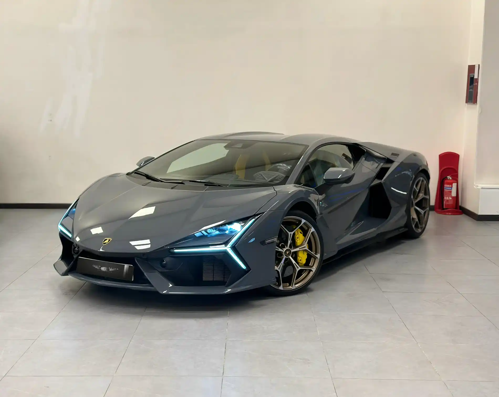 Lamborghini Revuelto 2024