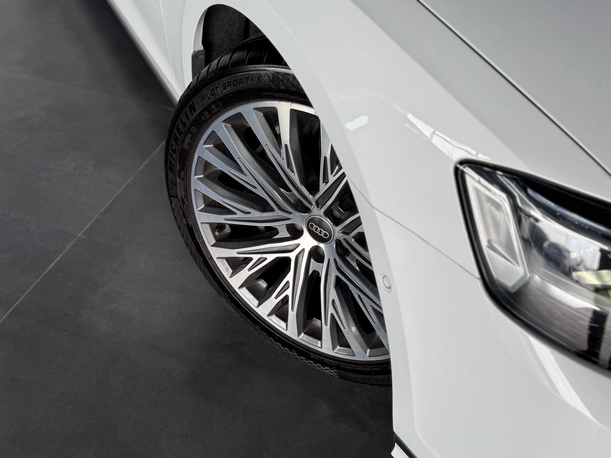 Audi A8 2024