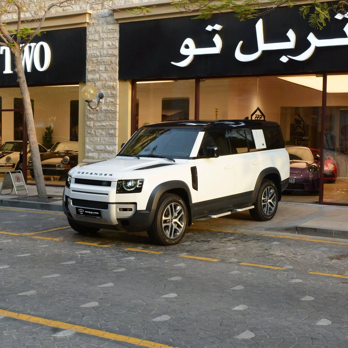 Landrover DEFENDER 130 HSE 2023 — photo 2 for sale in Qatar