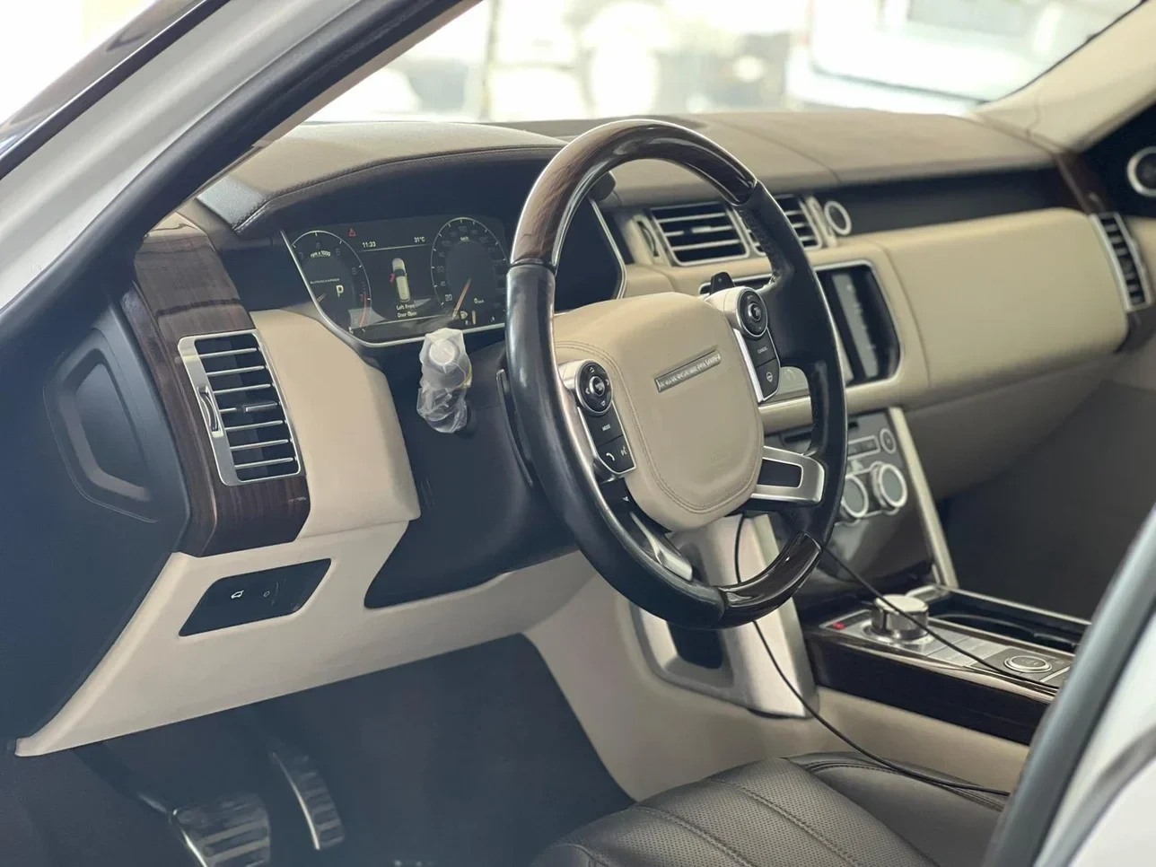 Landrover RANGE ROVER 2014 — photo 8 for sale in Qatar