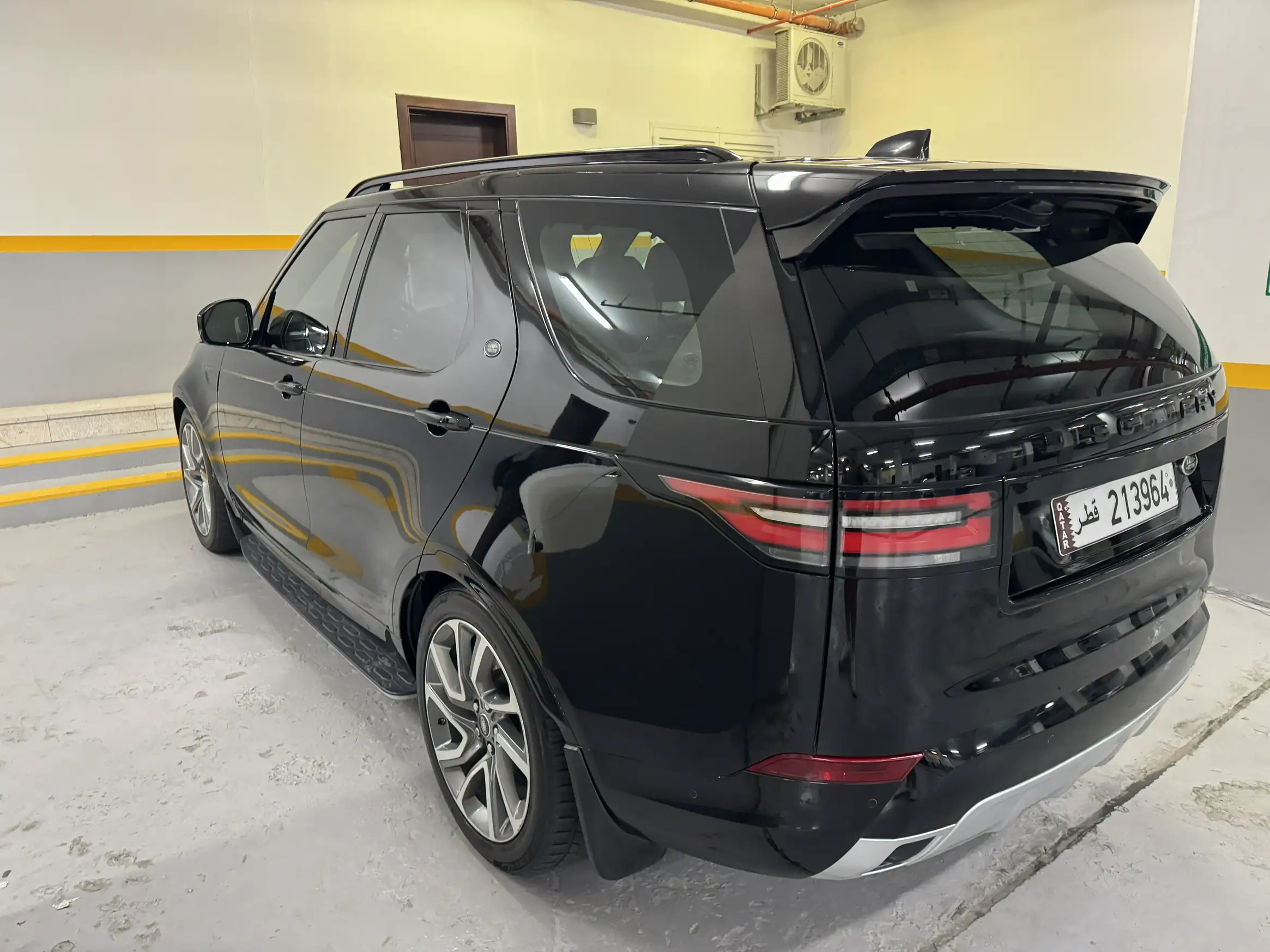 Landrover Discovery 2020 for sale in Qatar | QIC Car Market