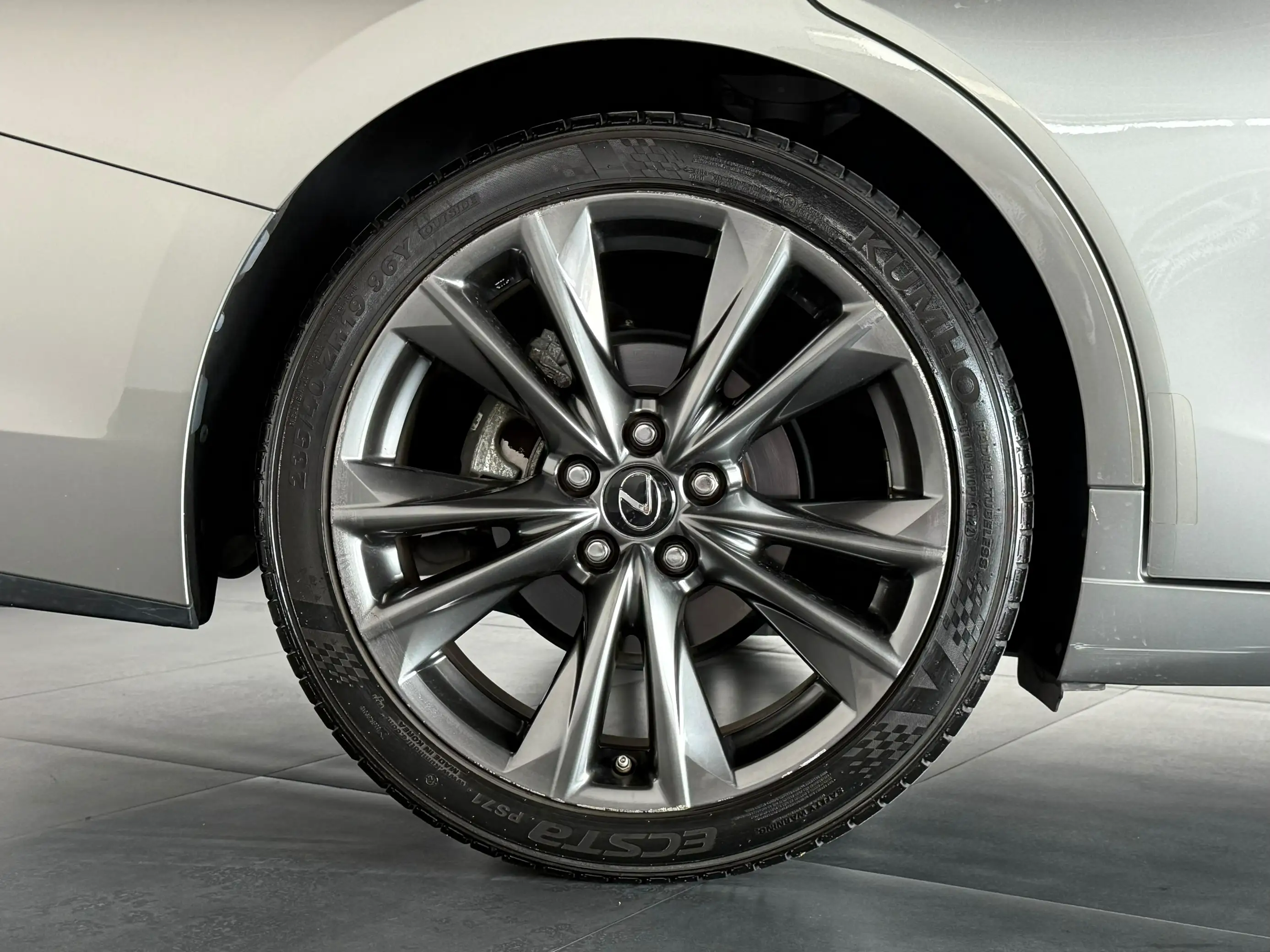 Lexus ES 350 2019 — photo 11 for sale in Qatar