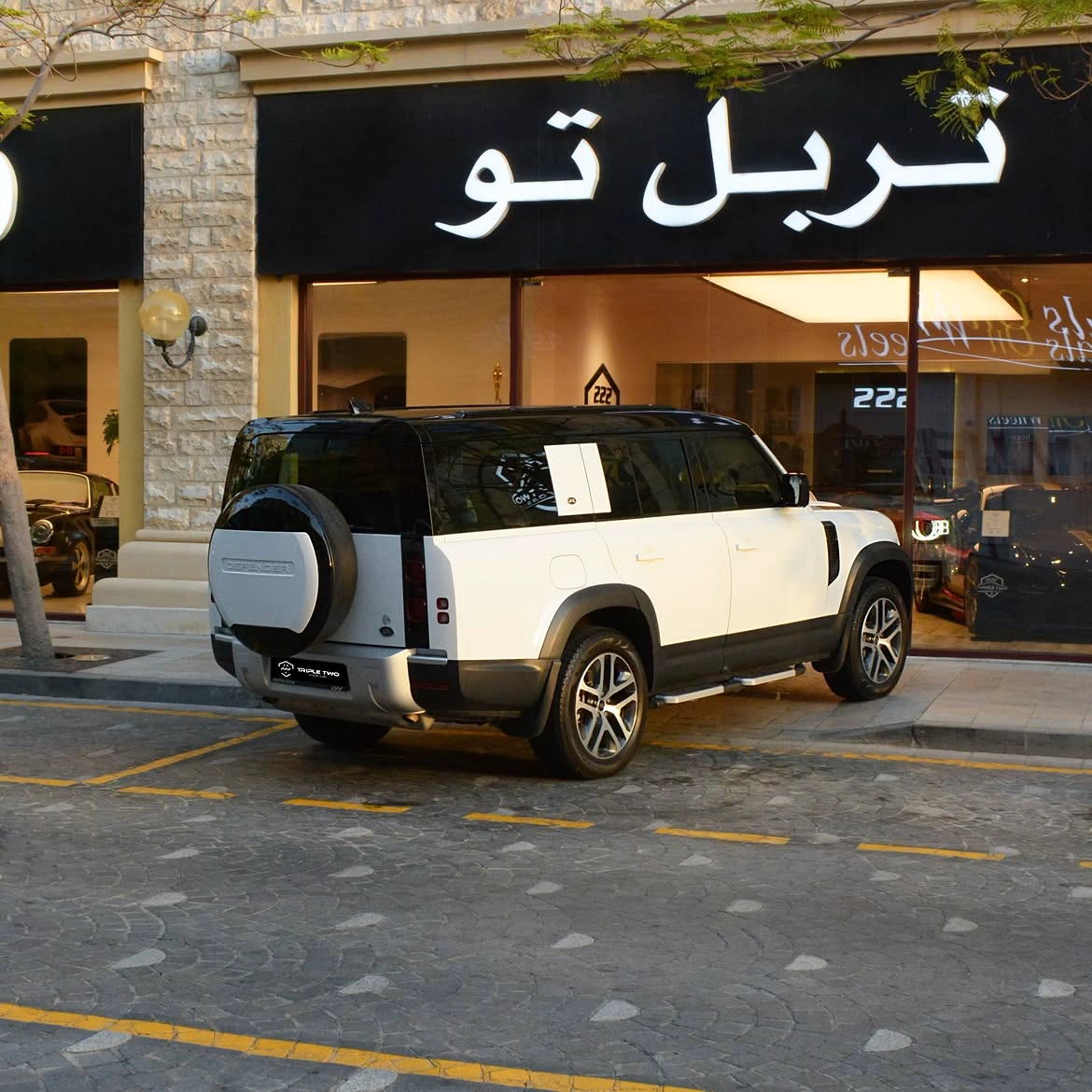 Landrover DEFENDER 130 HSE 2023 — photo 5 for sale in Qatar