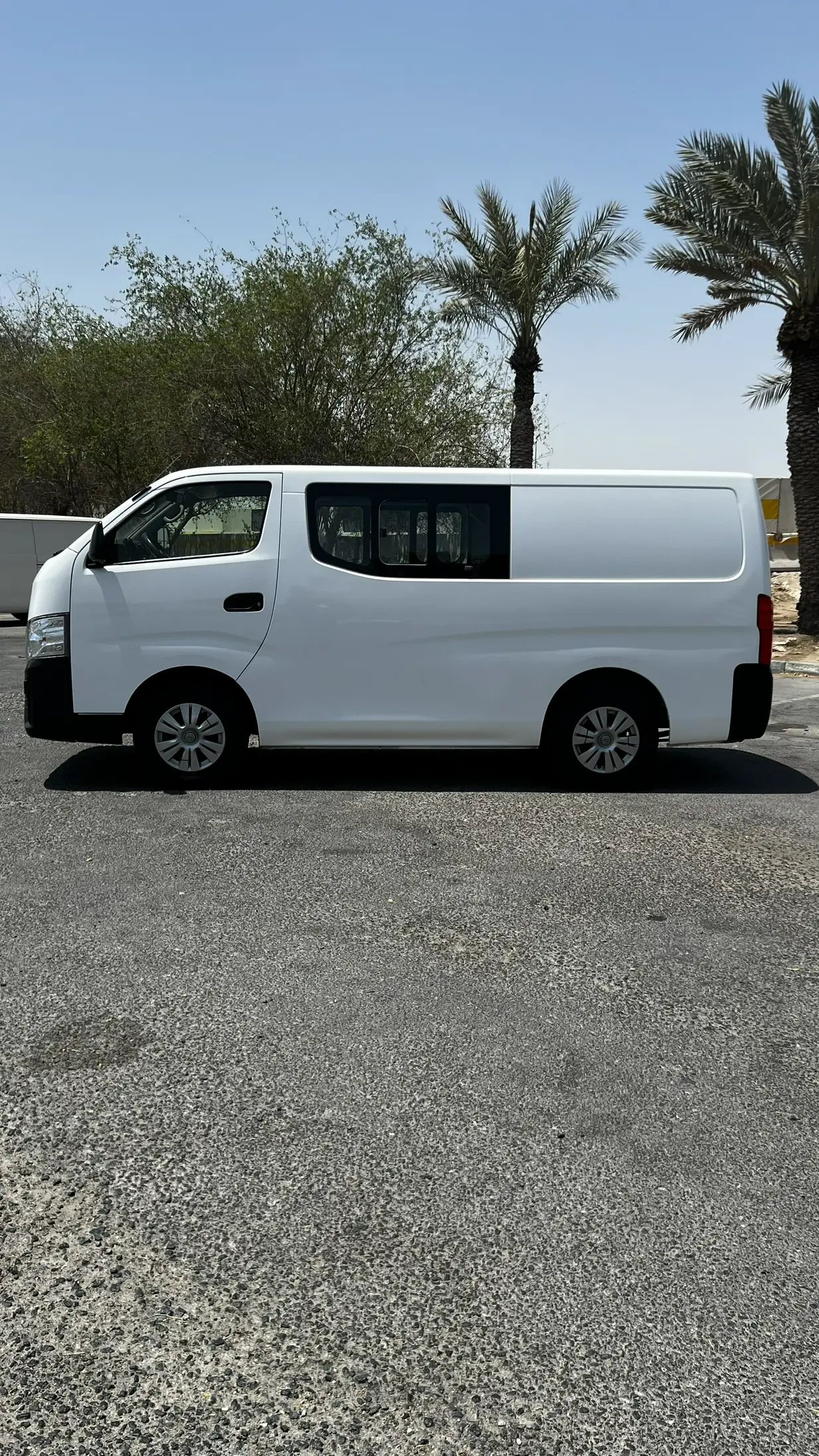 Nissan Urvan 2023