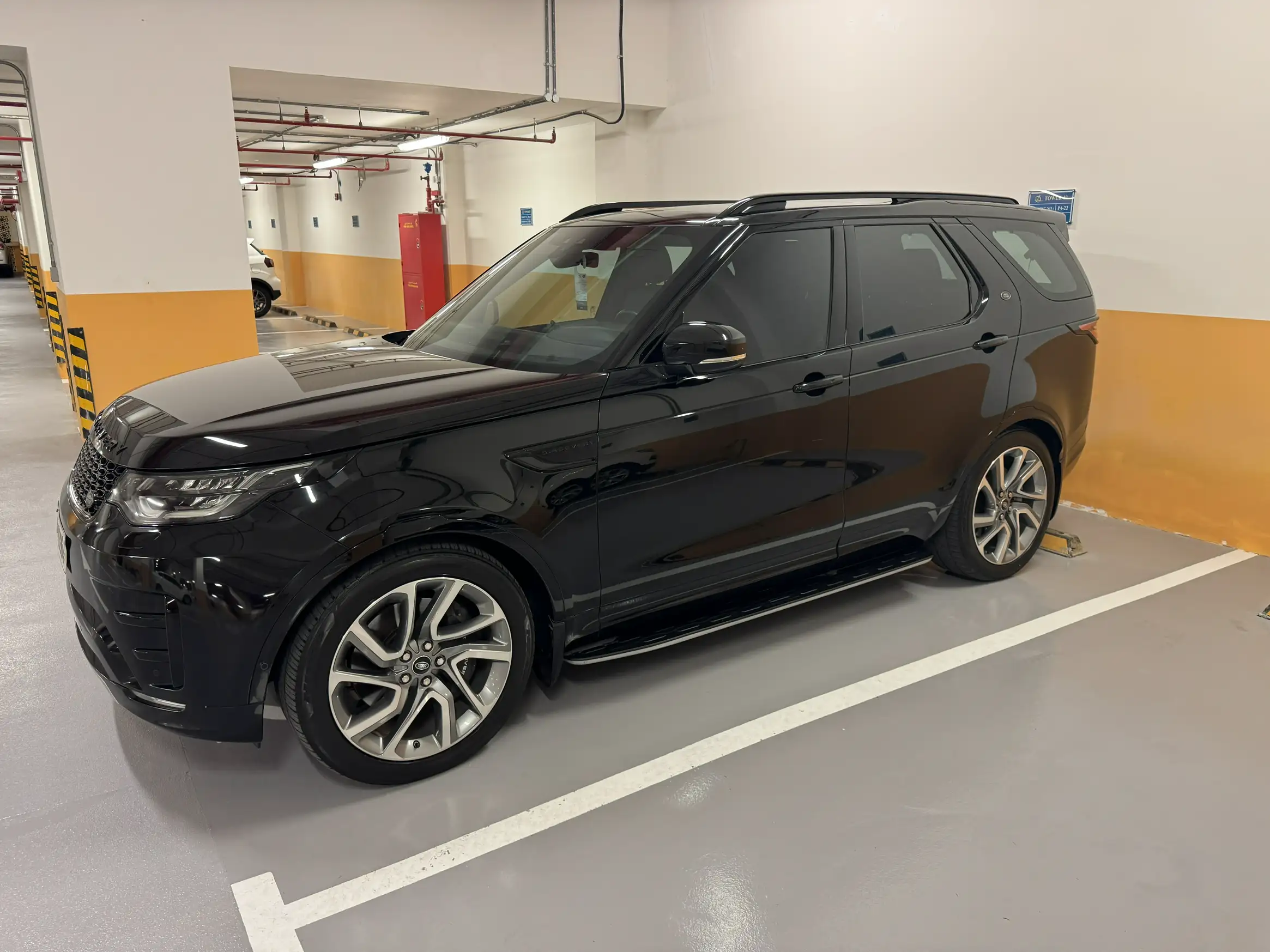 Landrover Discovery 2020 for sale in Qatar | QIC Car Market