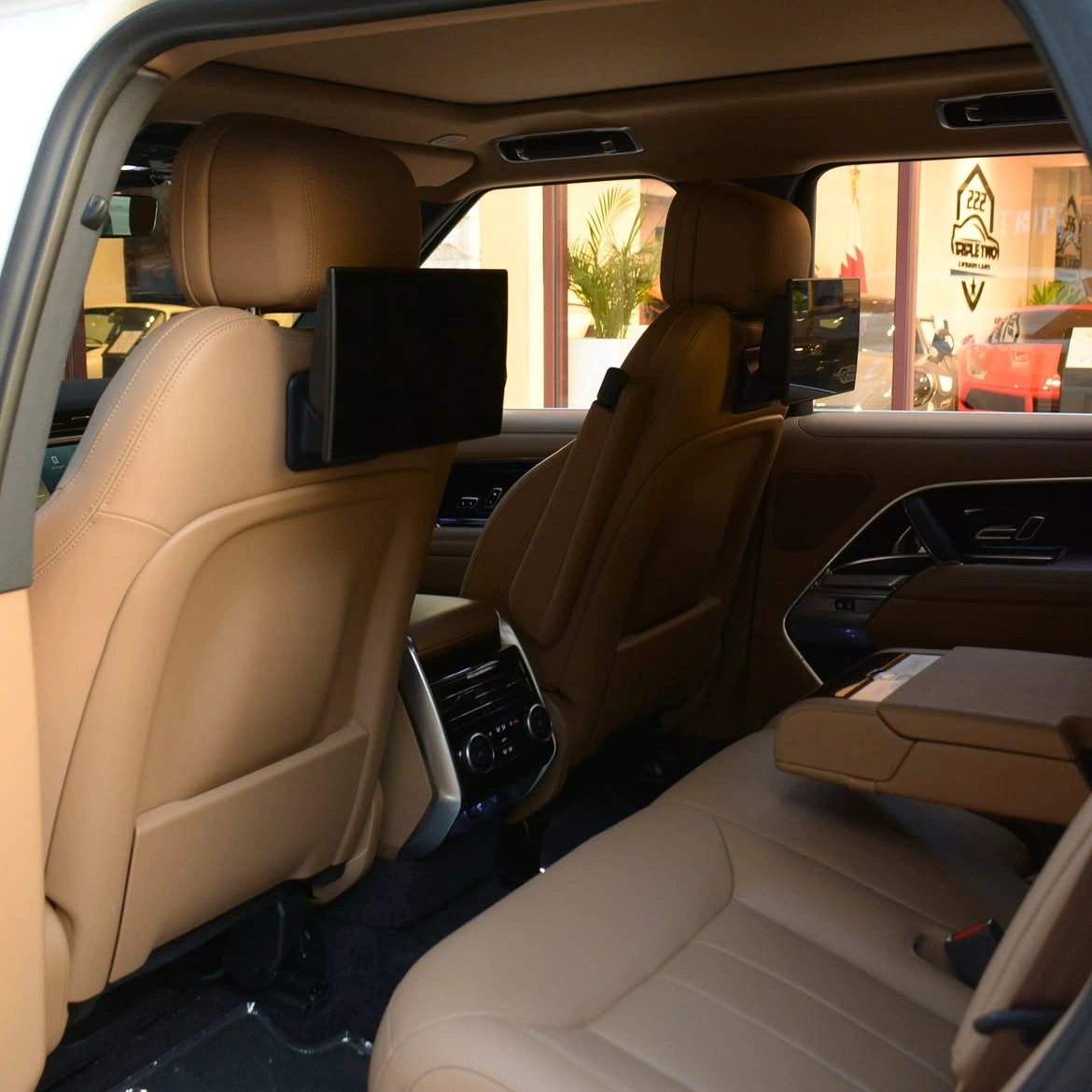 Range Rover HSE 2023 — photo 8 for sale in Qatar