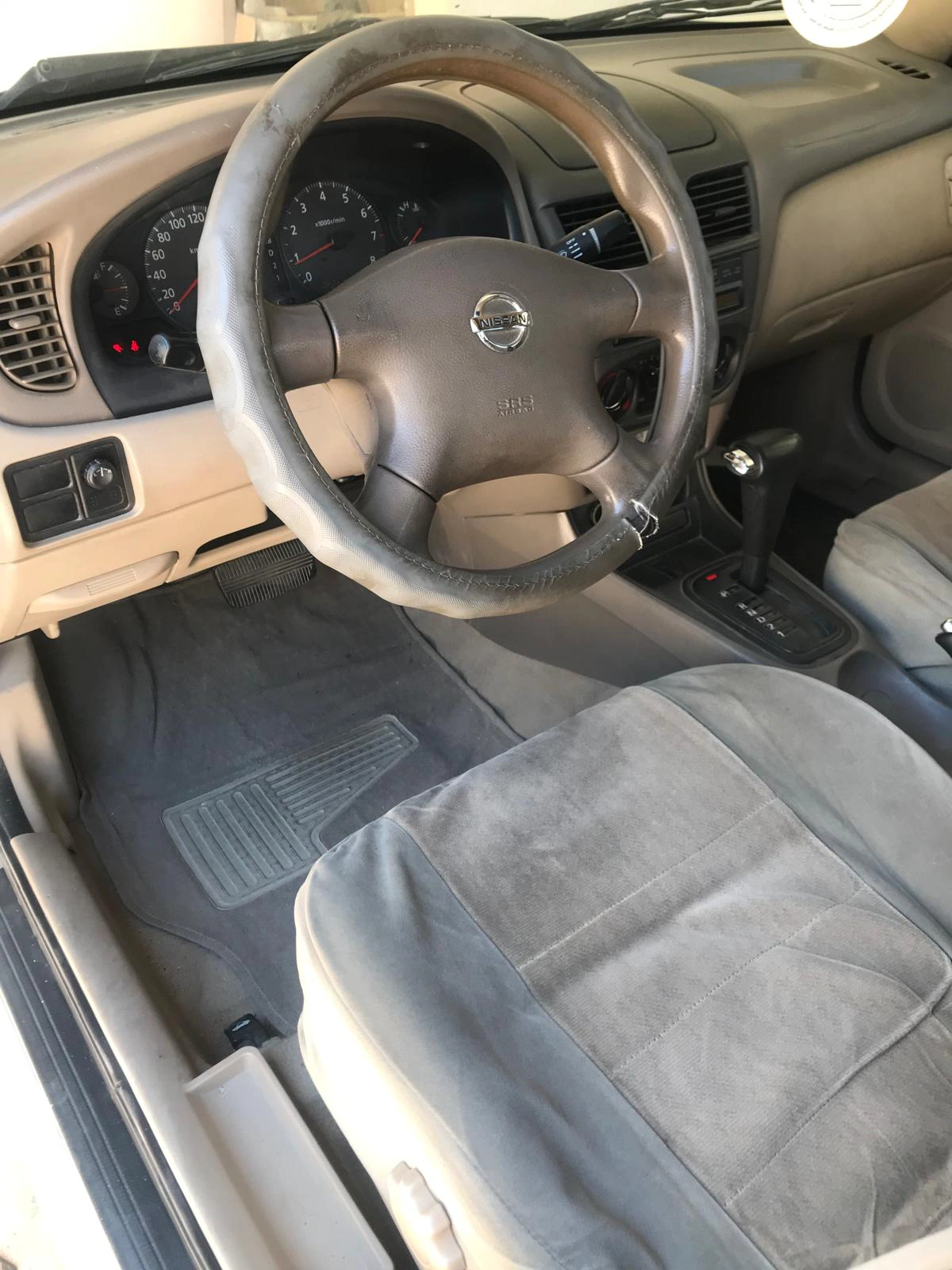 Nissan Sunny Super Salon  2004