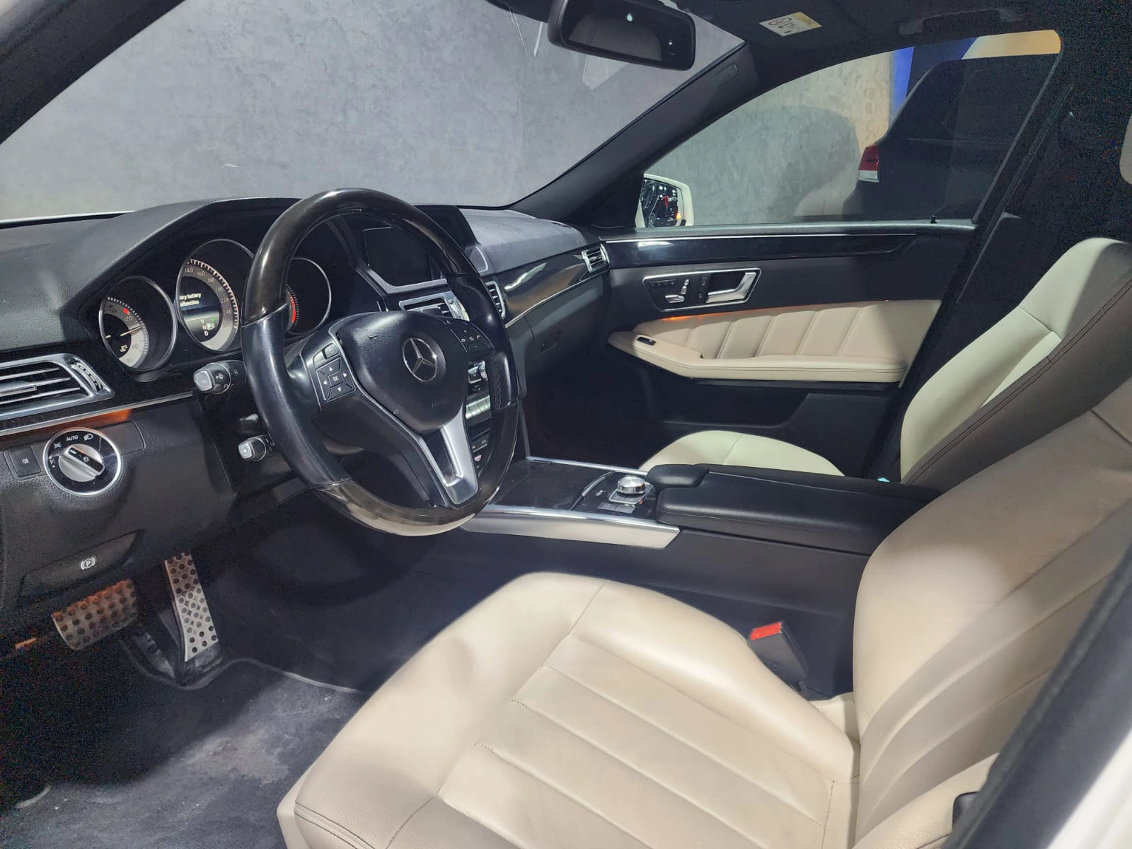 Mercedes E300 2014 — photo 6 for sale in Qatar