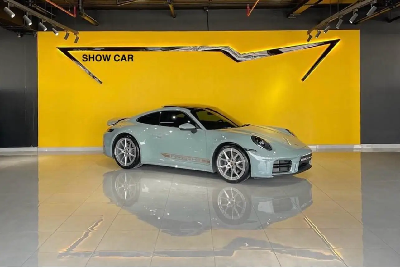 Porsche 911 CARRERA COUPE 2025