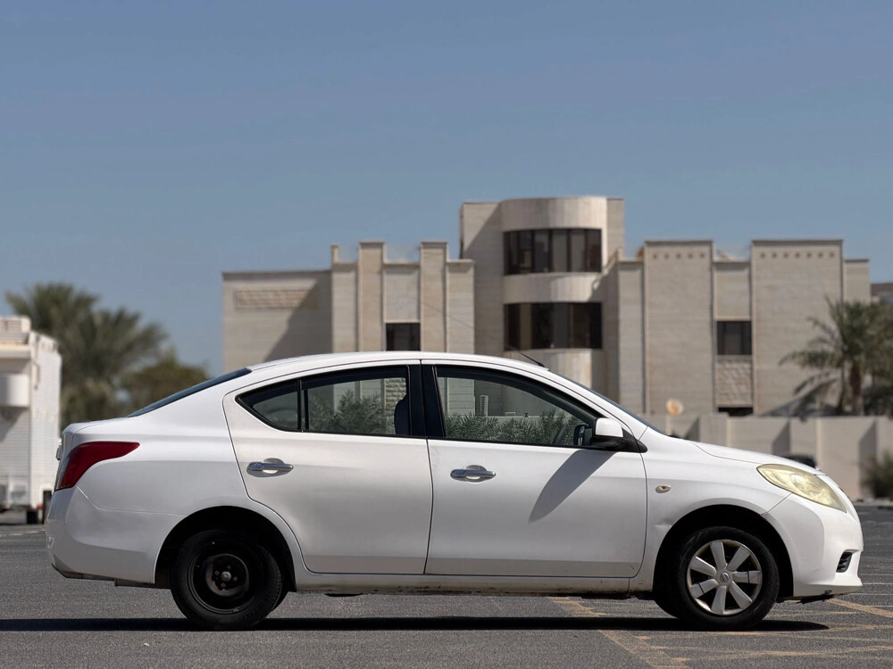 Nissan Sunny 2014