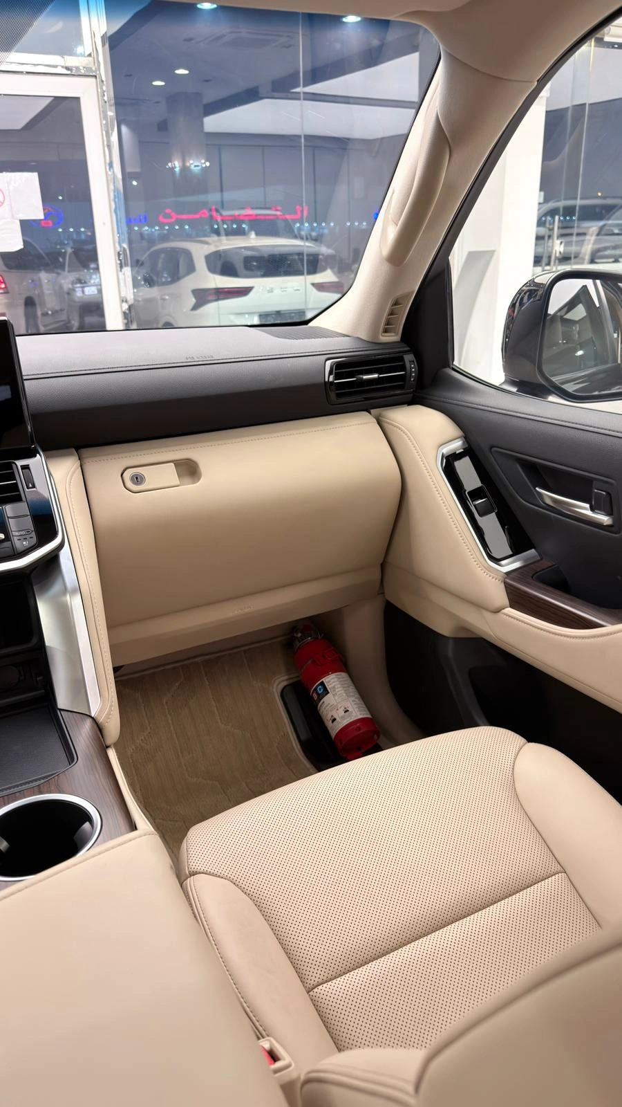 Toyota Land Cruiser GXR 2025 — photo 9 for sale in Qatar