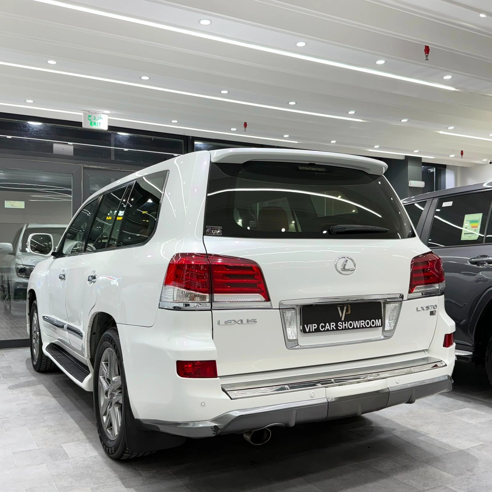 Lexus LX 570 2014 — photo 7 for sale in Qatar