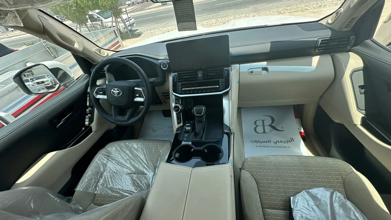 Toyota Land Cruiser GXR 2025