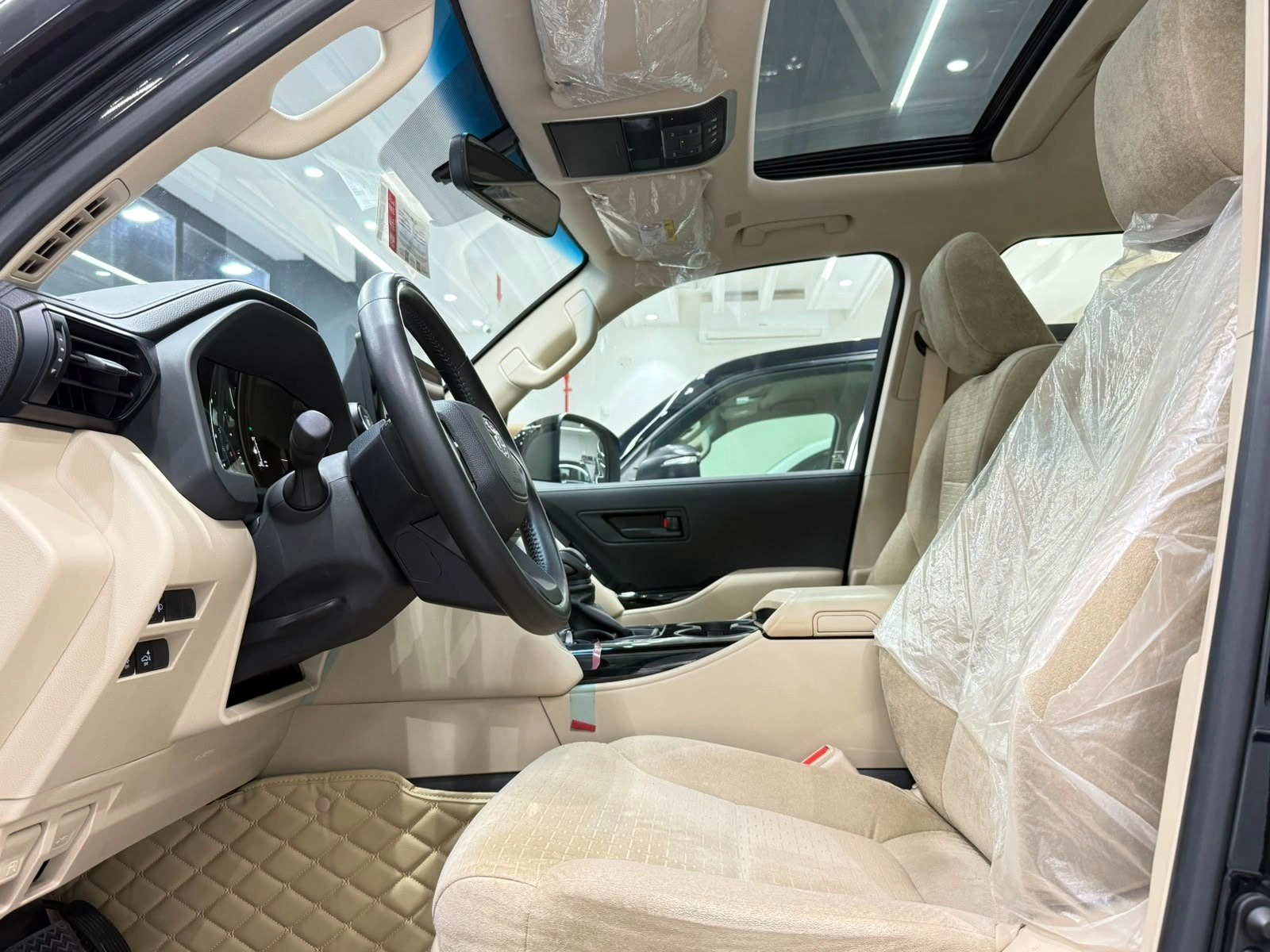 Toyota Land Cruiser GXR 2025 — photo 11 for sale in Qatar