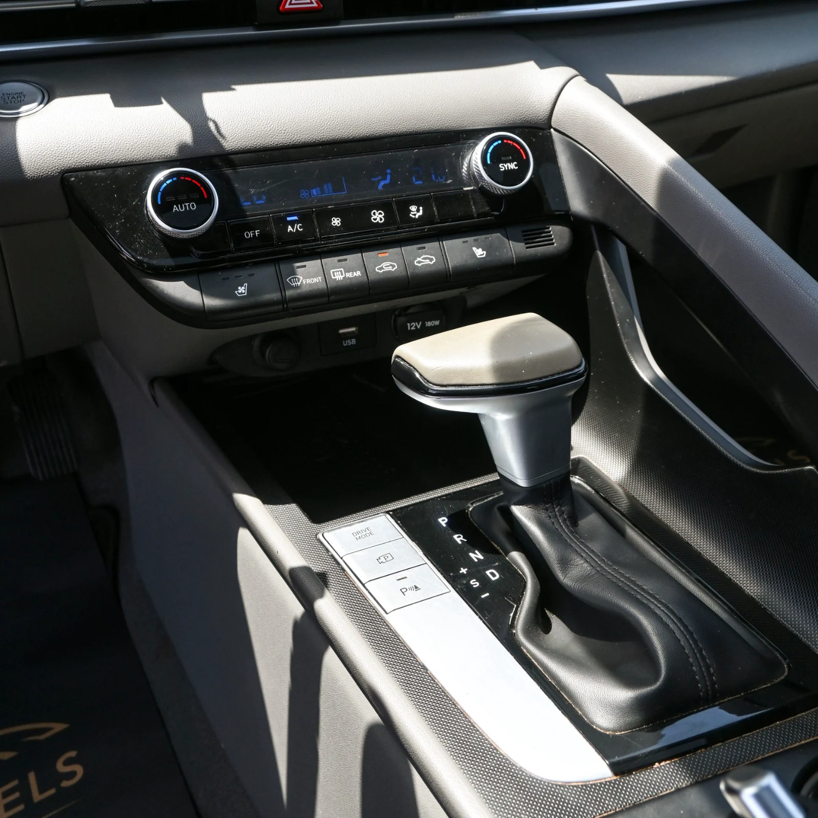 Hyundai Elantra 2023 — photo 9 for sale in Qatar