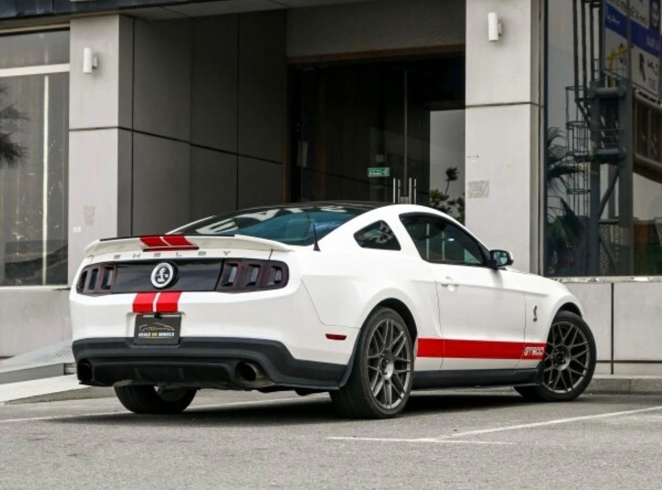 Ford Mustang SHELBY GT500 2011