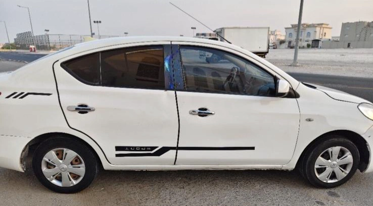 Nissan Sunny سيدان 2013