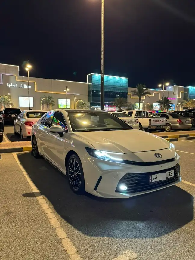 Toyota Camry GLE 2025