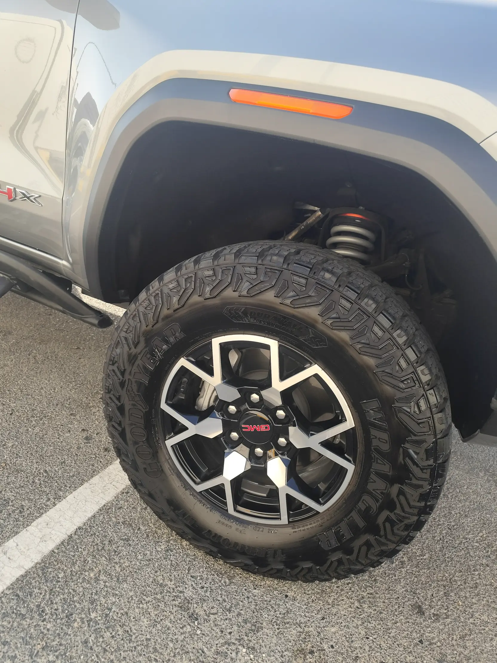 GMC CANYON AT4X Silver  2024