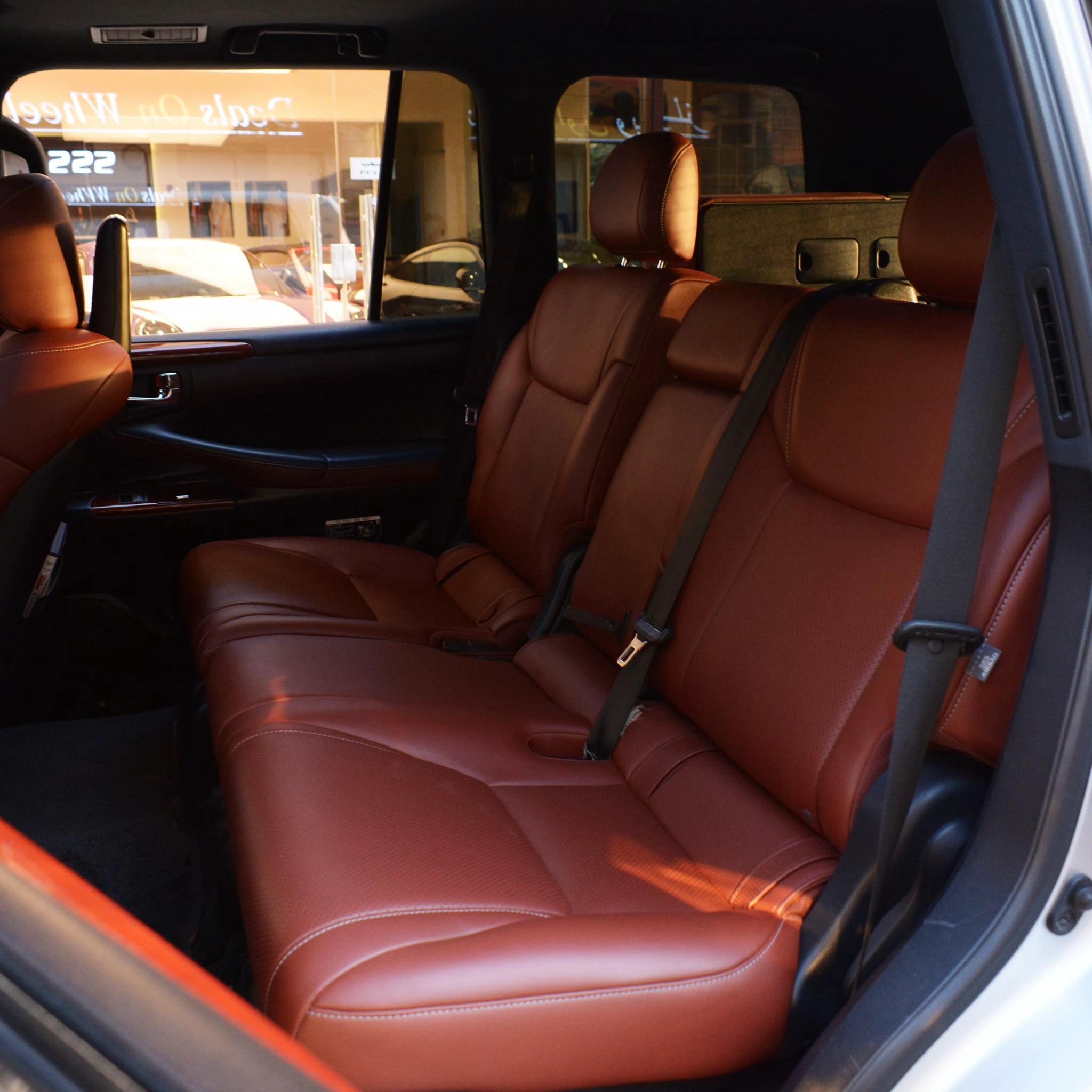 Lexus LX 570 2015 — photo 7 for sale in Qatar