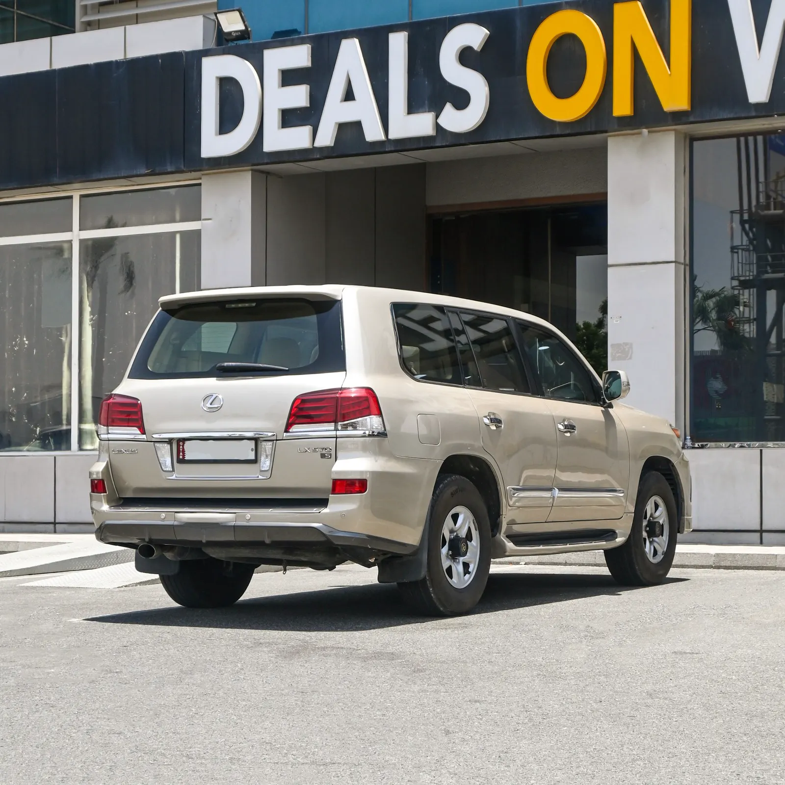 Lexus LX 570 2013 — photo 4 for sale in Qatar