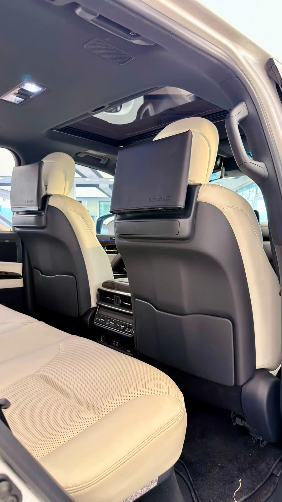 Lexus LX 600 2023 — photo 13 for sale in Qatar