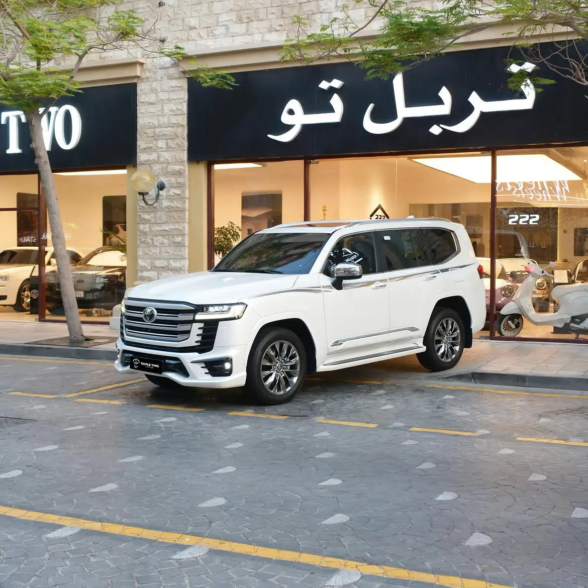Toyota Land Cruiser VXR 2025