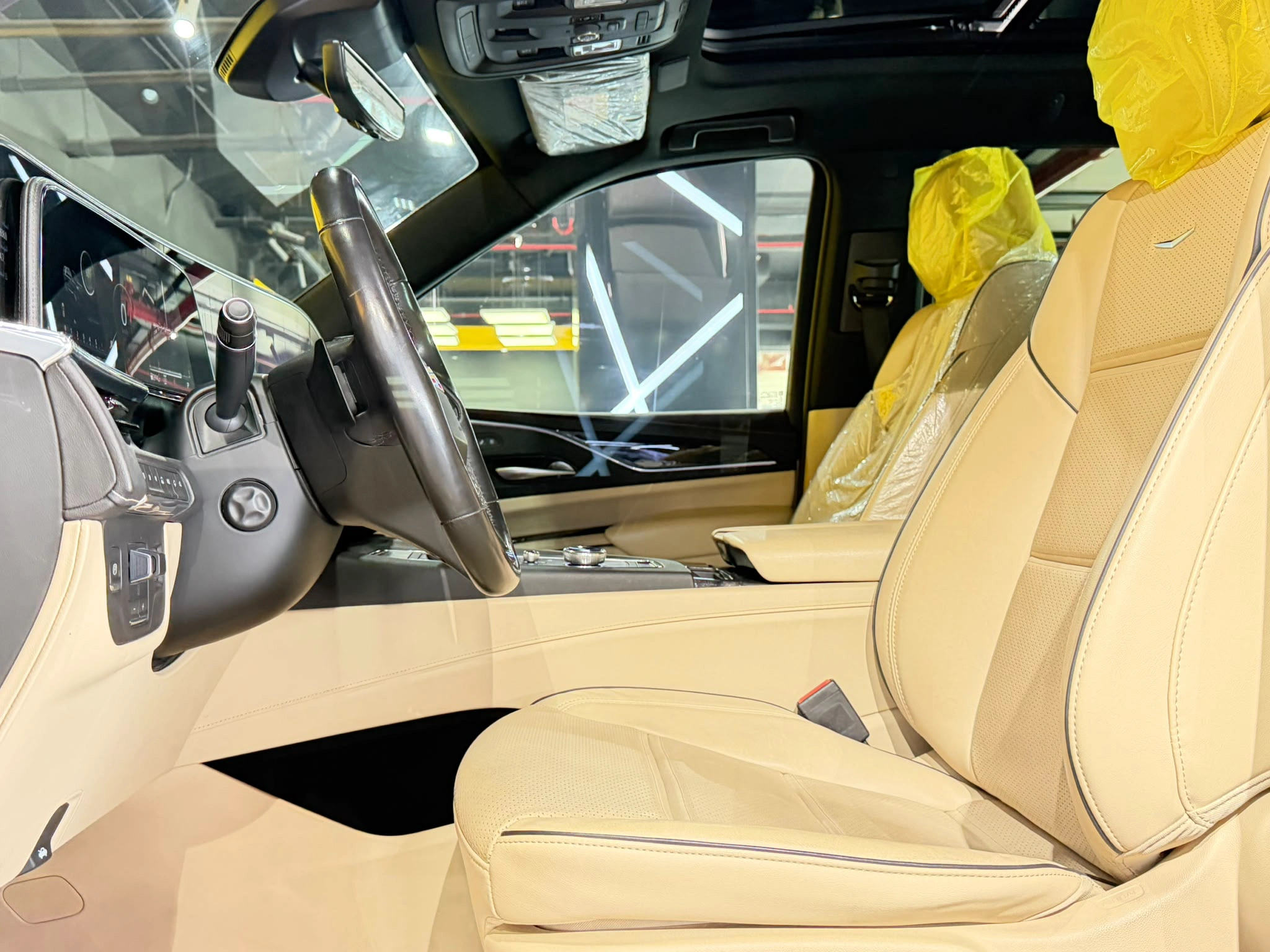 Cadillac Escalade 2023 — photo 7 for sale in Qatar