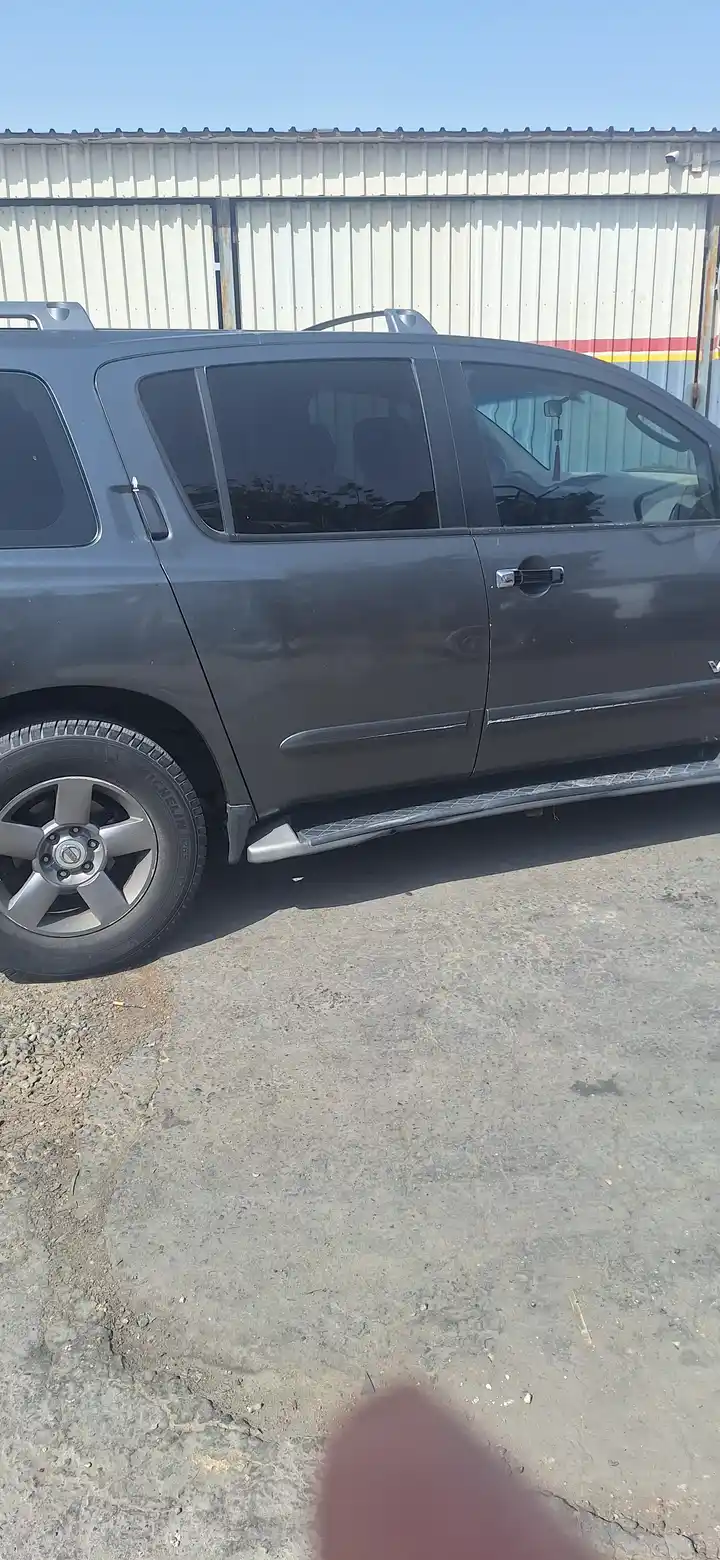 Nissan Armada SE 2005