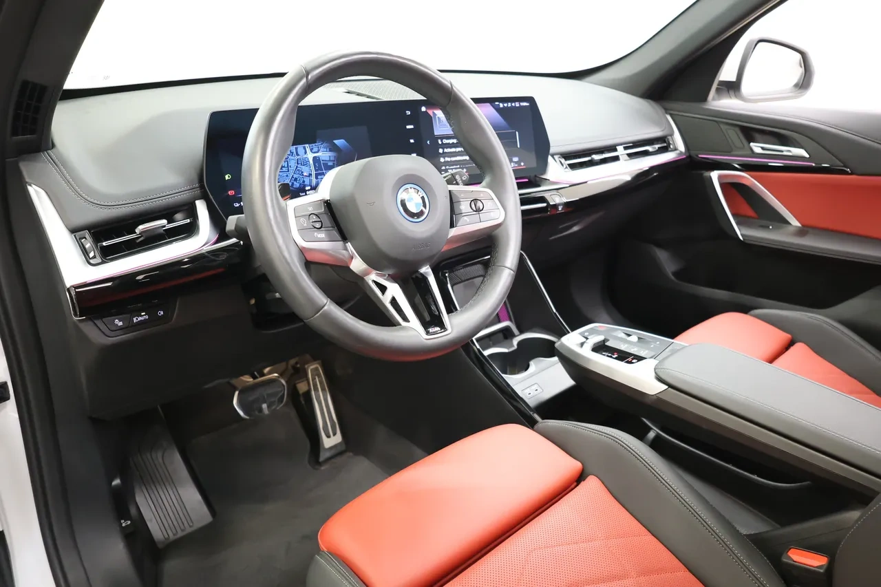 BMW iX1 2024
