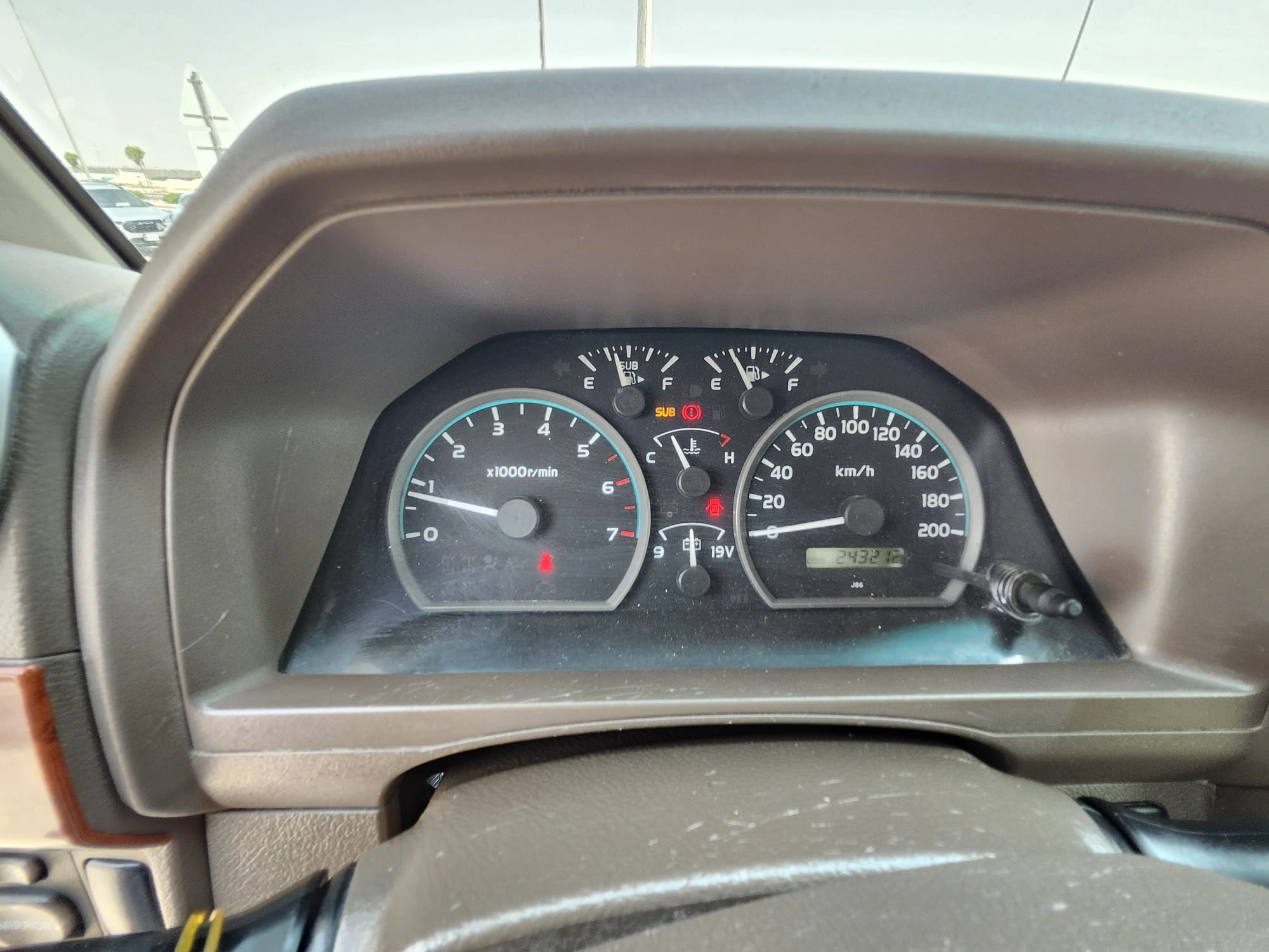 Toyota LX 2012