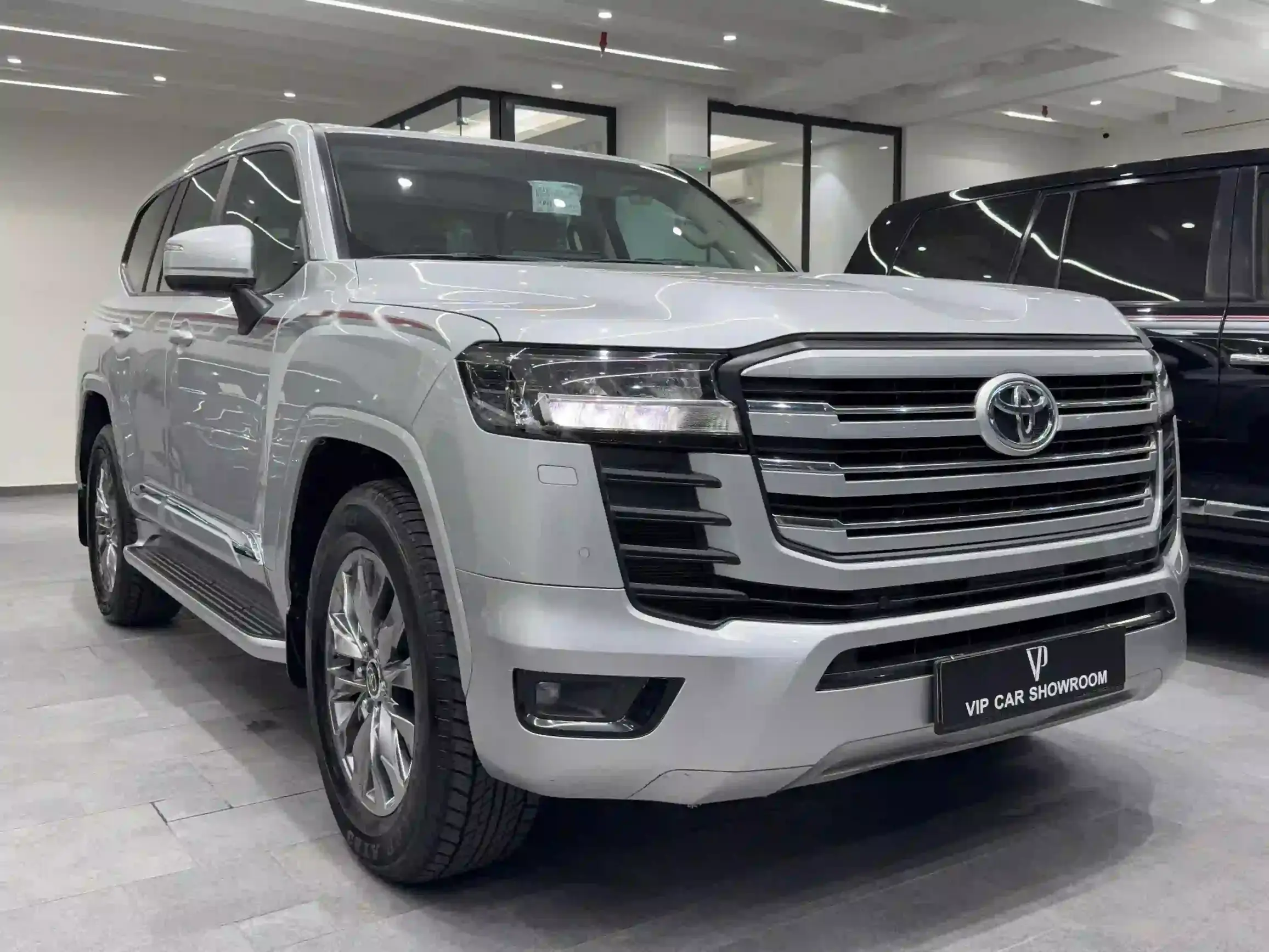 Toyota Land Cruiser GXR 2023