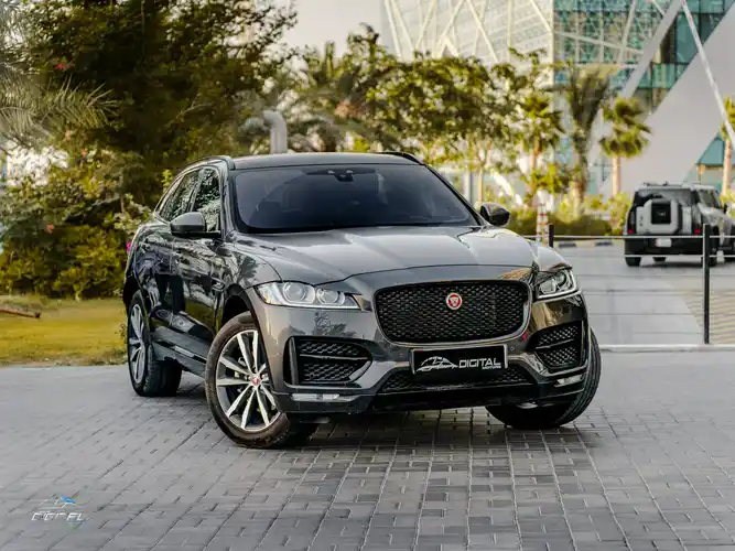  Jaguar F-Pace R Sport