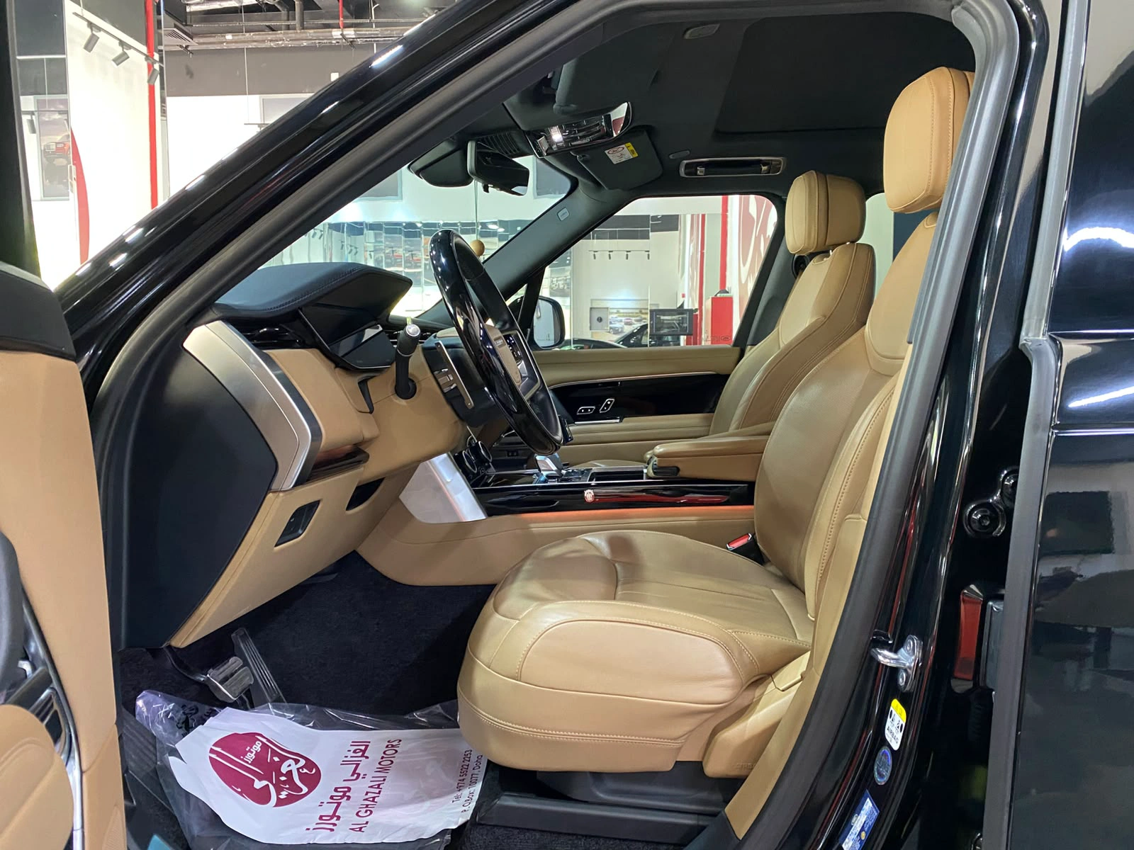 Range Rover Vogue 2024 — photo 5 for sale in Qatar