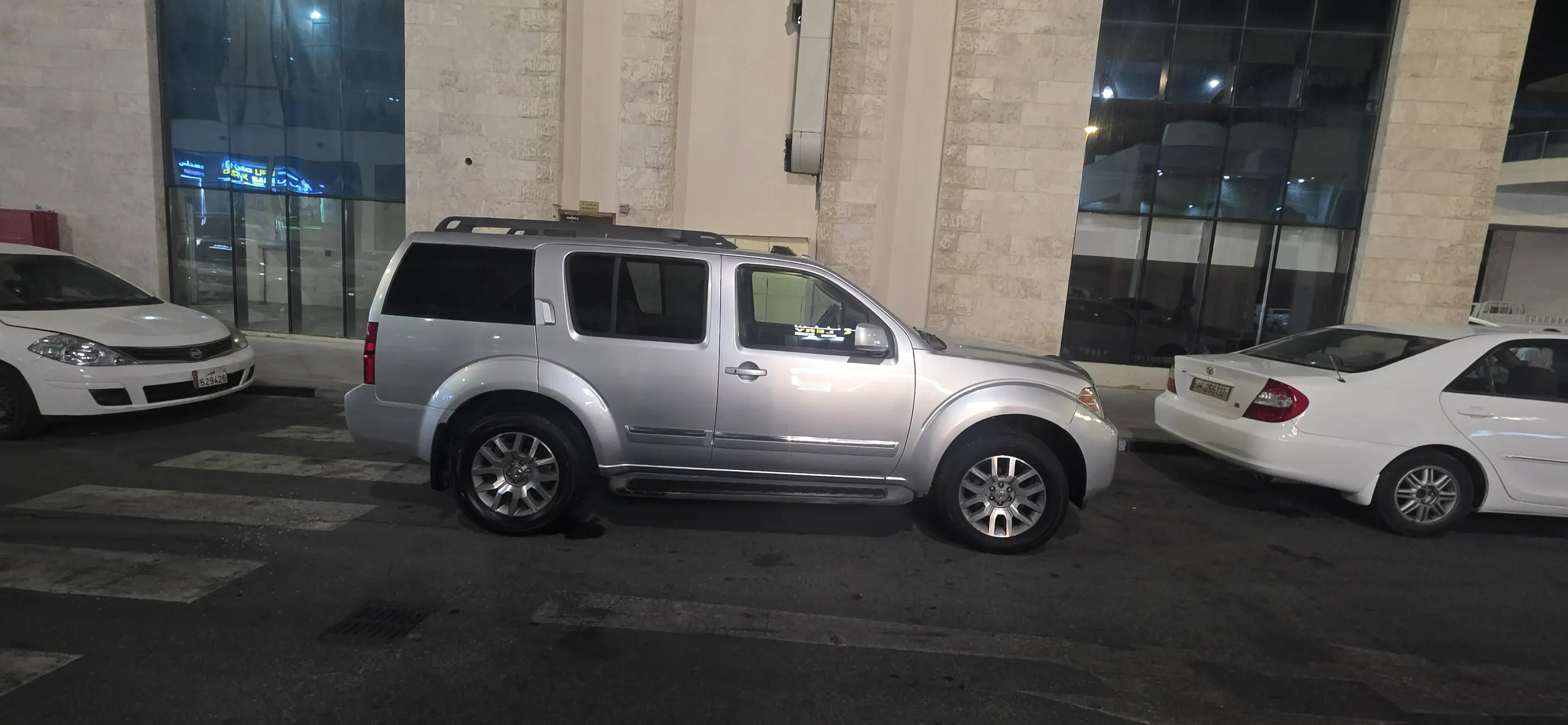 Nissan Pathfinder LE 2010