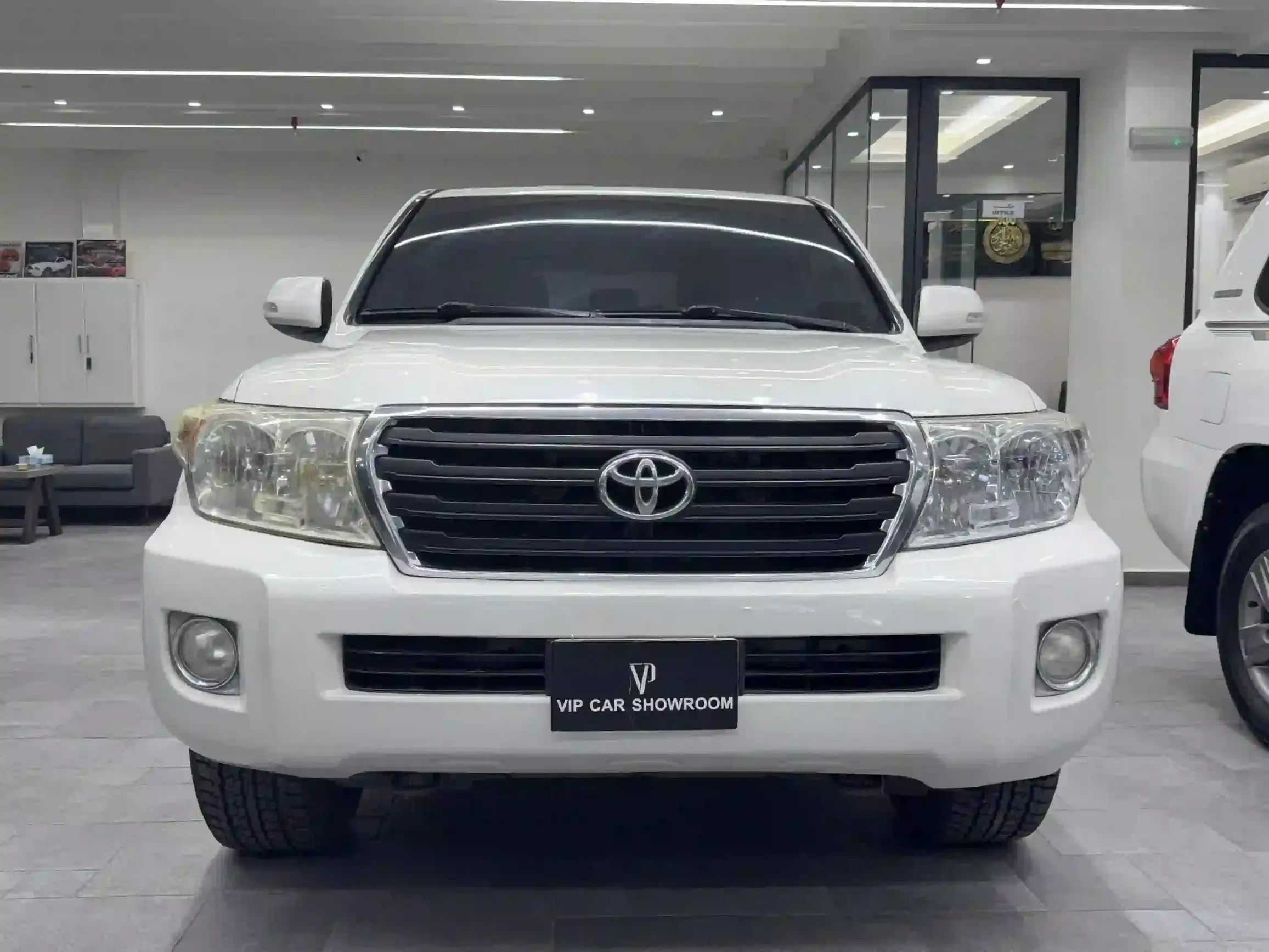 Toyota Land Cruiser GX 2013