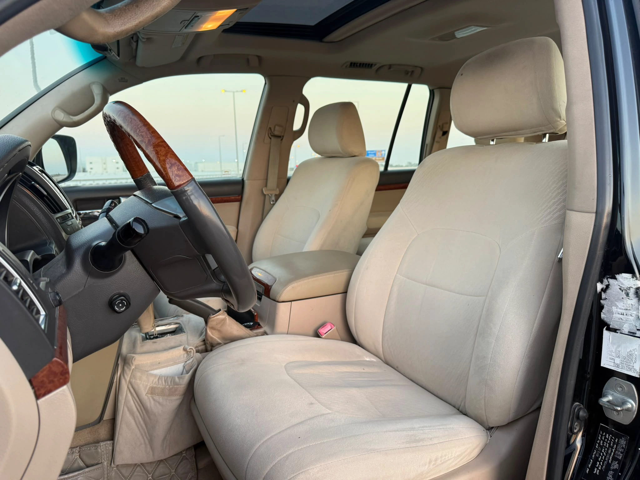 Toyota Land Cruiser VXR 2012 — photo 15 for sale in Qatar
