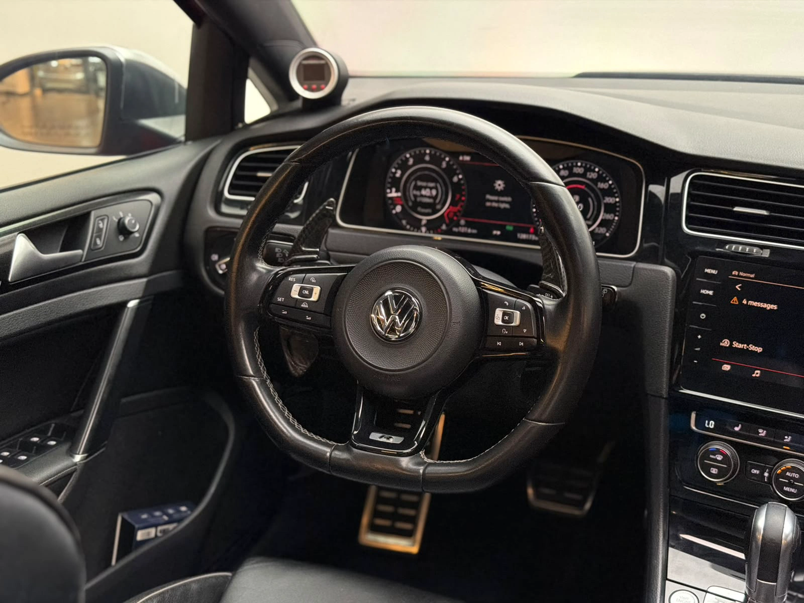Volkswagen Golf 2018 — photo 17 for sale in Qatar