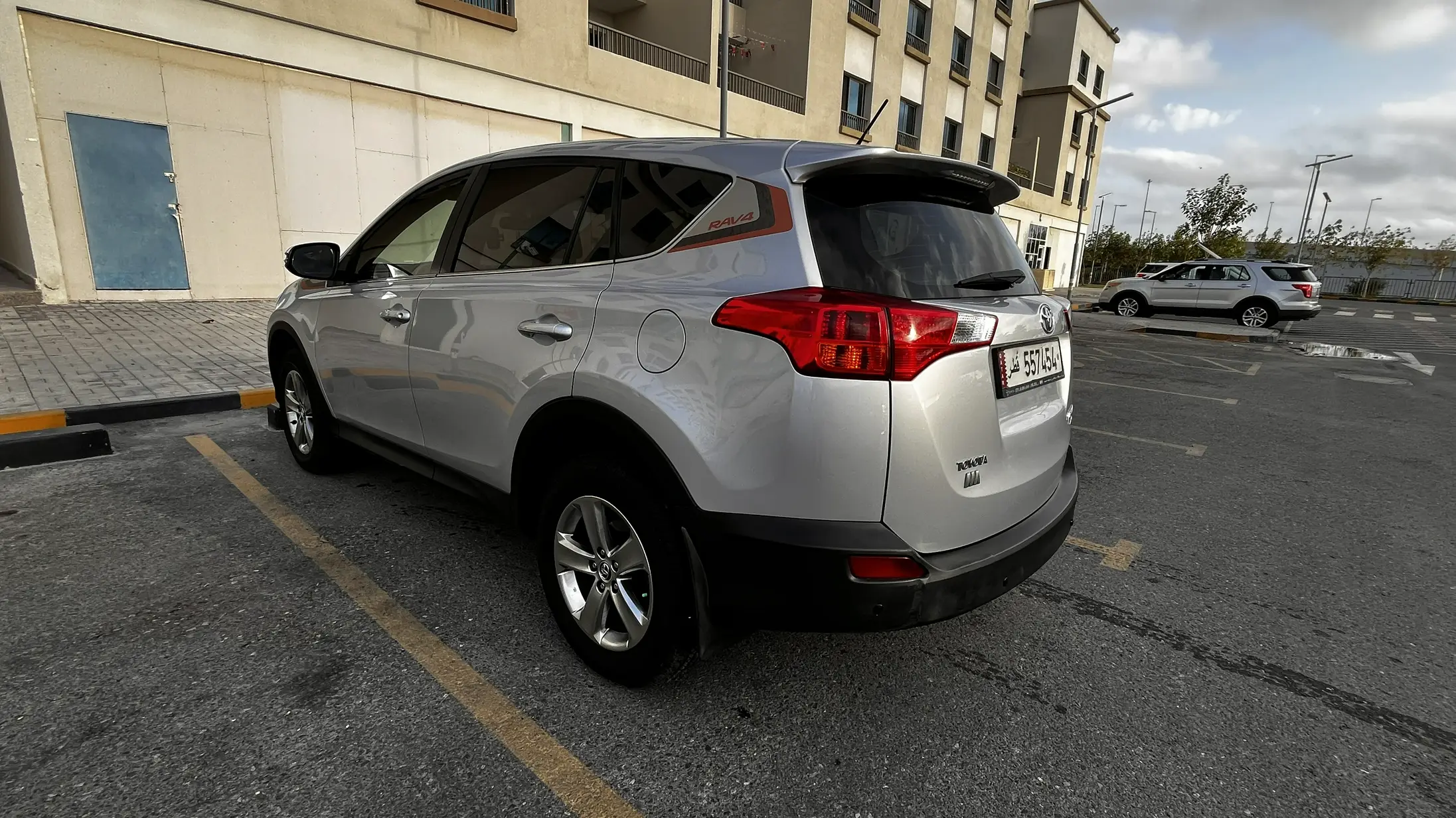 Toyota Rav 4 Standard/ mid option 2015