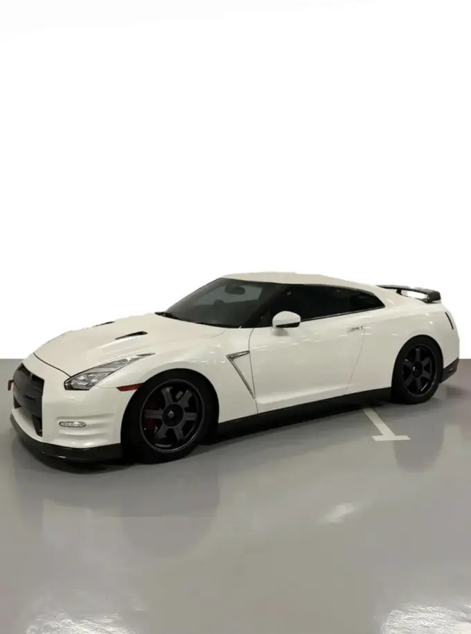 Nissan GT-R 2015