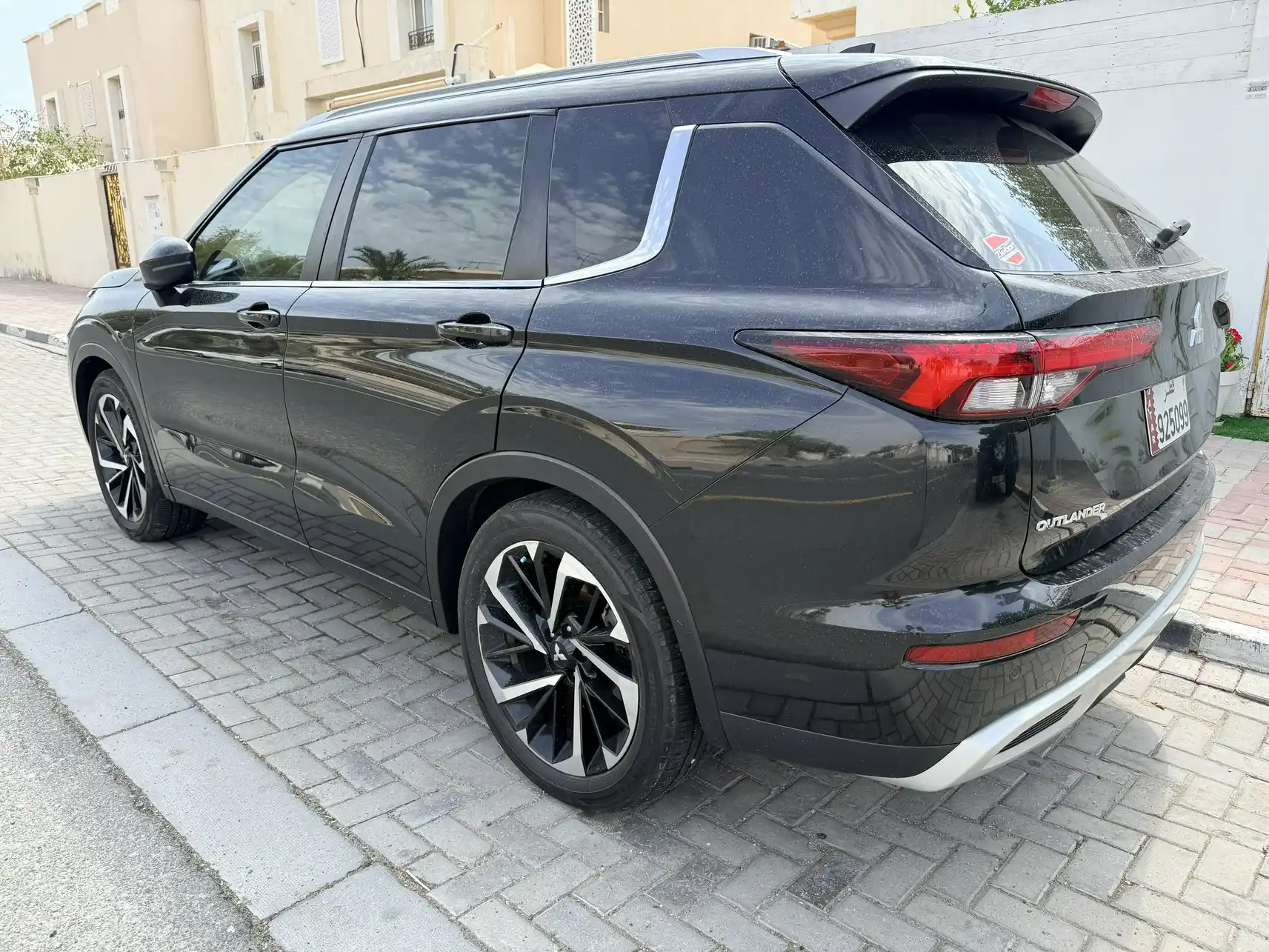 Mitsubishi Outlander 2.5 4x4 E6 2024