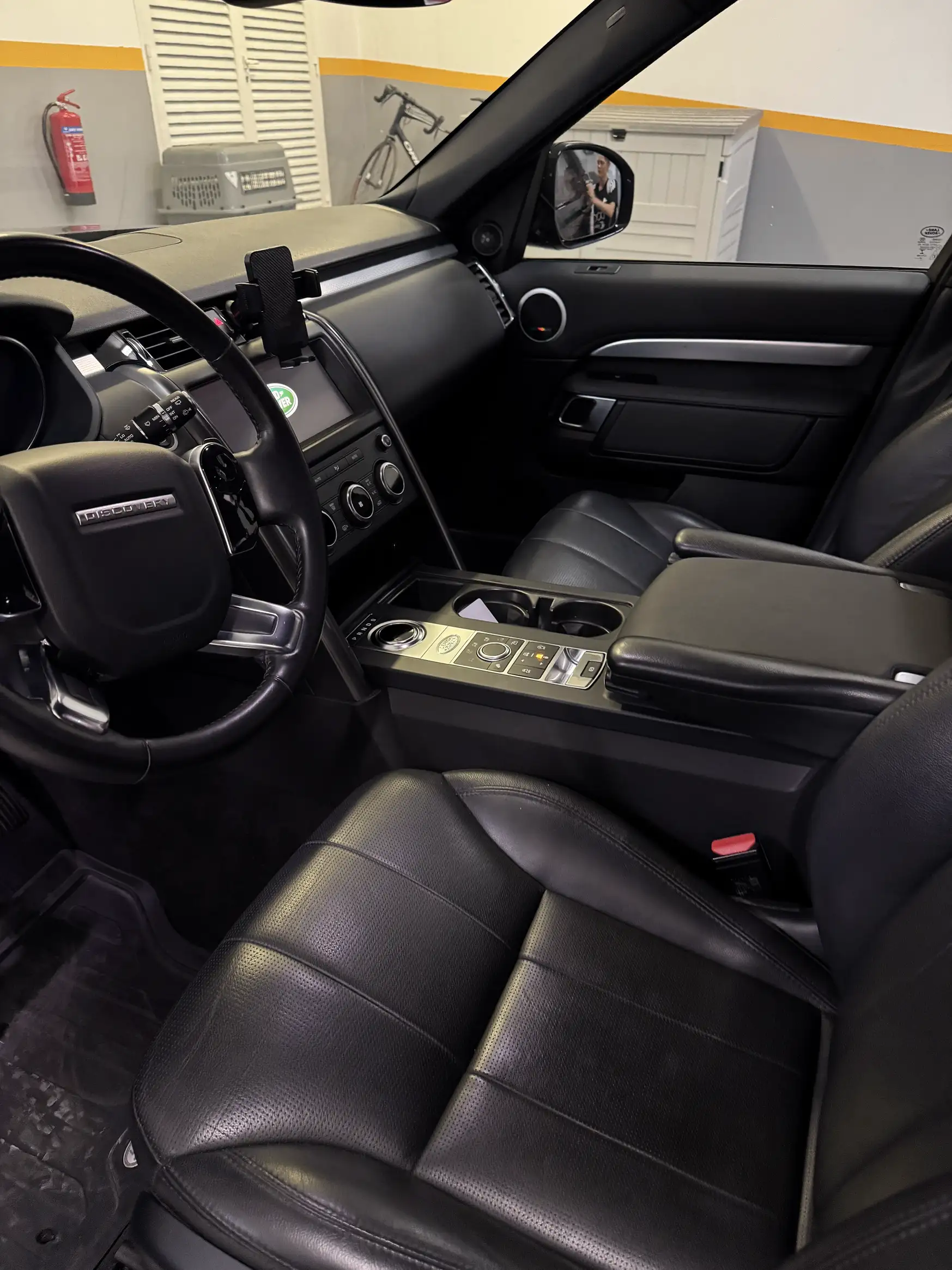 Landrover Discovery 2020 for sale in Qatar | QIC Car Market