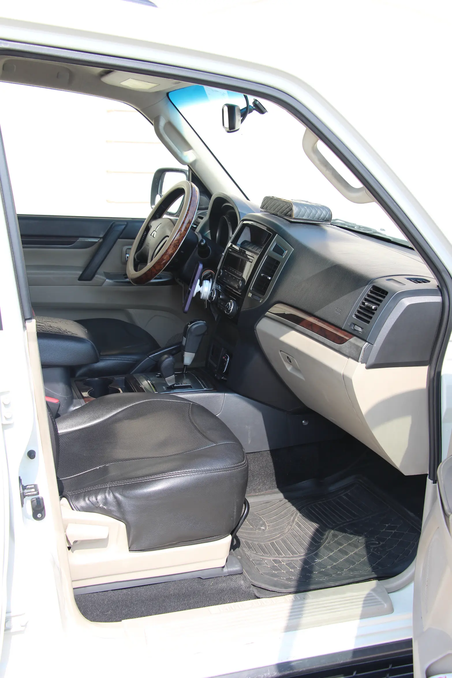Mitsubishi Pajero GLS 2017