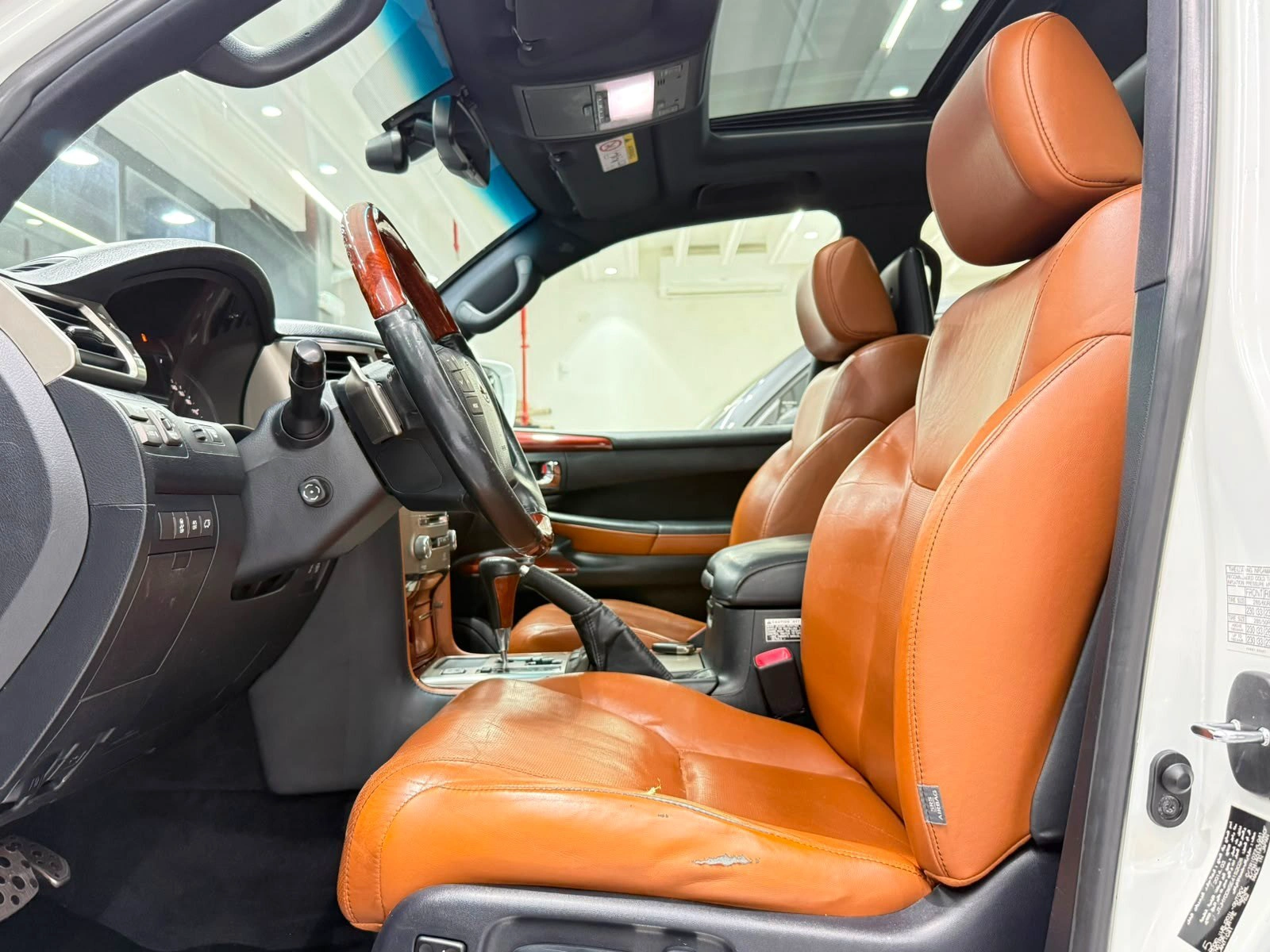Lexus LX 570 2014 — photo 11 for sale in Qatar