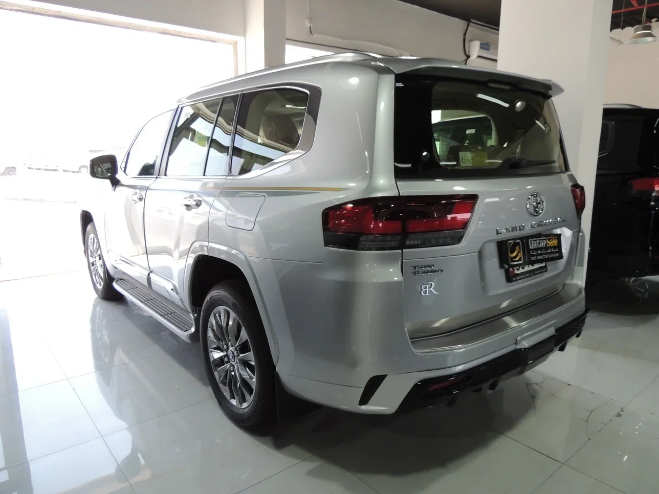 Toyota Land Cruiser VXR 2023