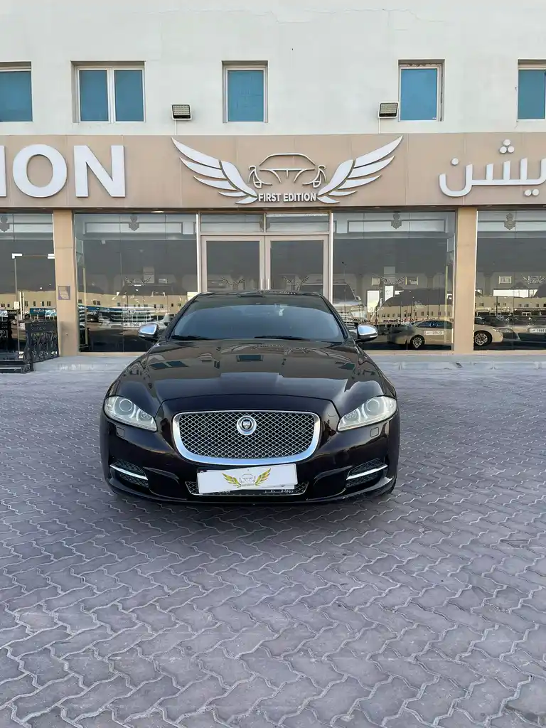 Jaguar XJ Luxury 2011
