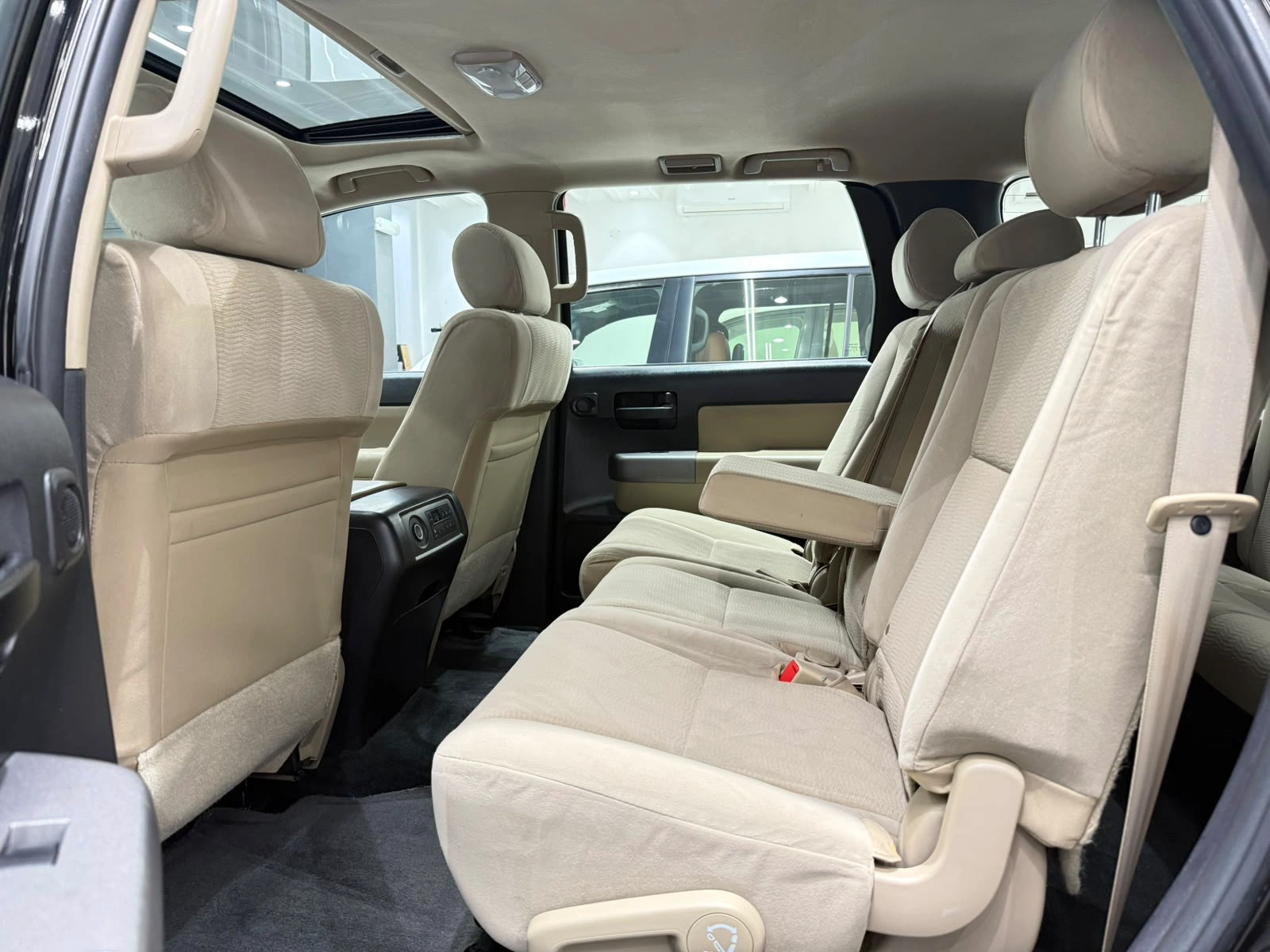 Toyota Sequoia 2015 — photo 10 for sale in Qatar