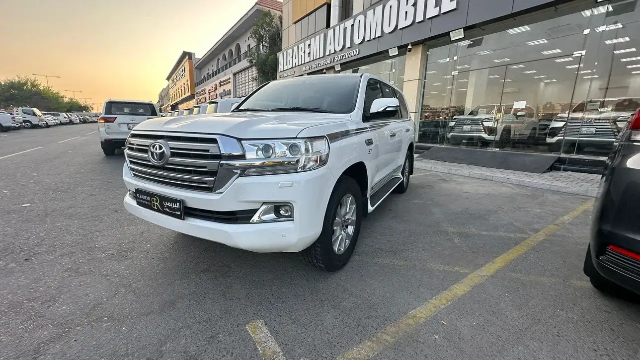 Toyota Land Cruiser VXR 2021