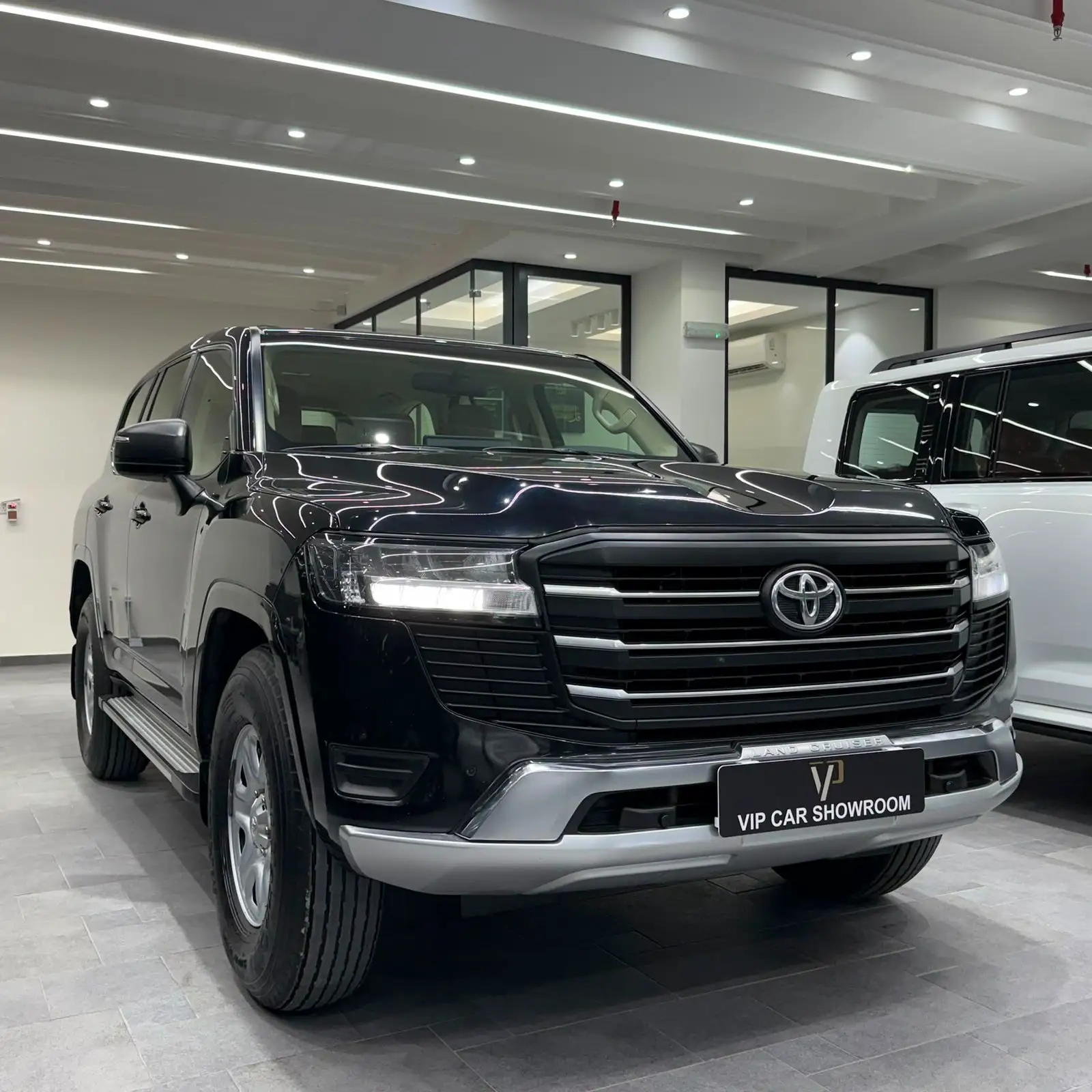 Toyota Land Cruiser GXR 2023